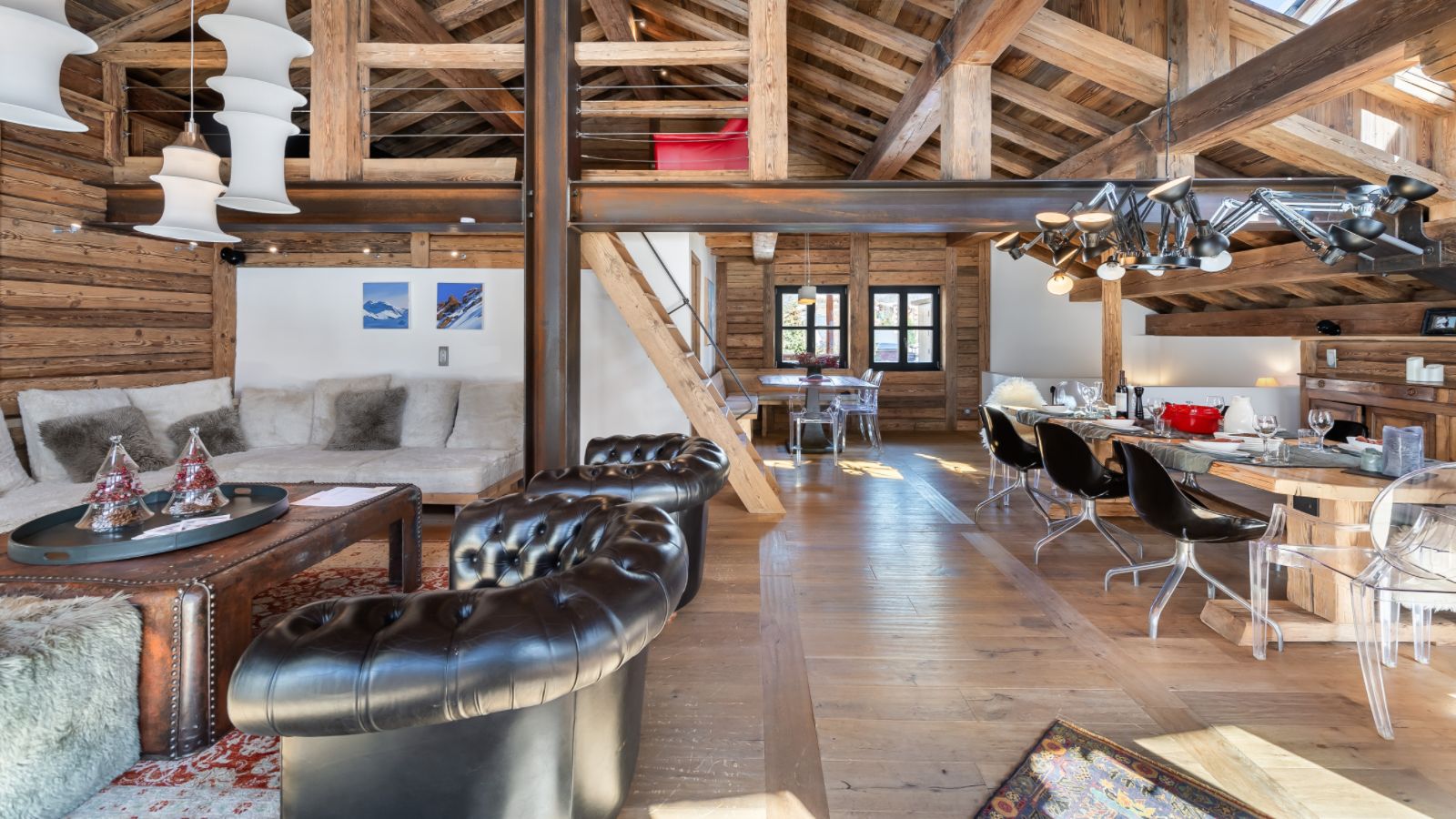 luxury-ski-chalet-coarel-face-oxfrod-ski-living-room-image 2.jpg