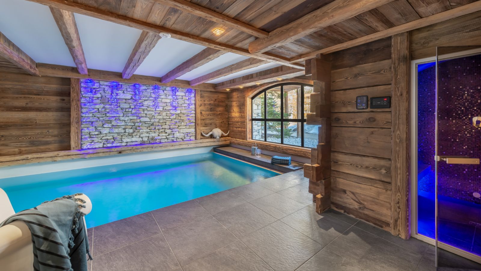 luxury-ski-chalet-valdisere-papillon-oxford-ski-pool (2).jpg