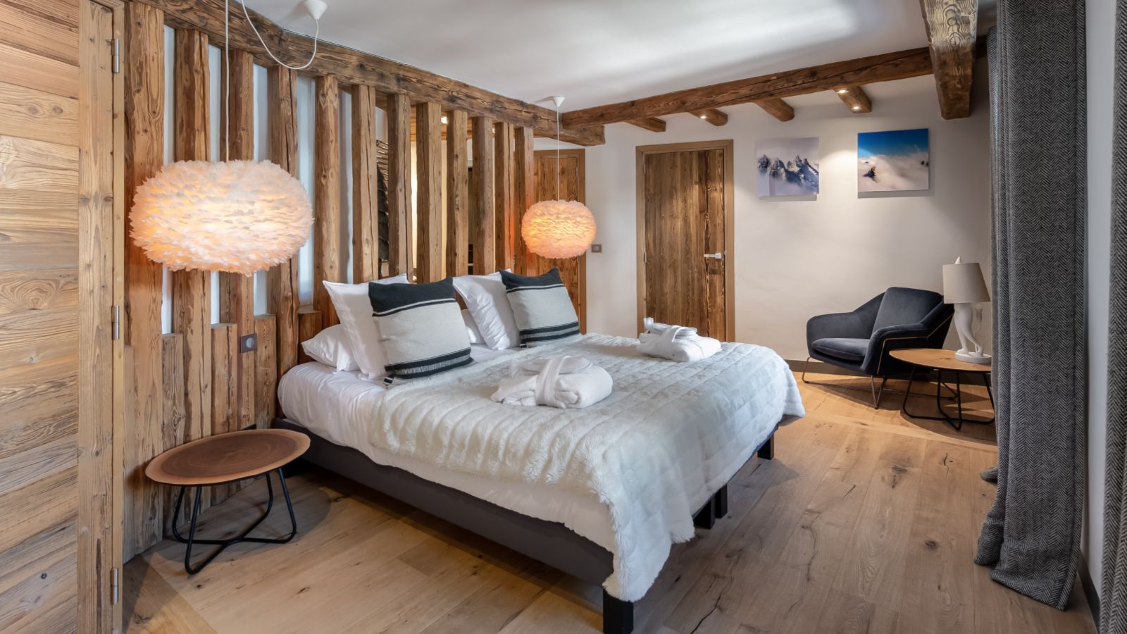 luxury-ski-chalet-valdisere-papillon-oxford-ski-bedroom (4).jpg