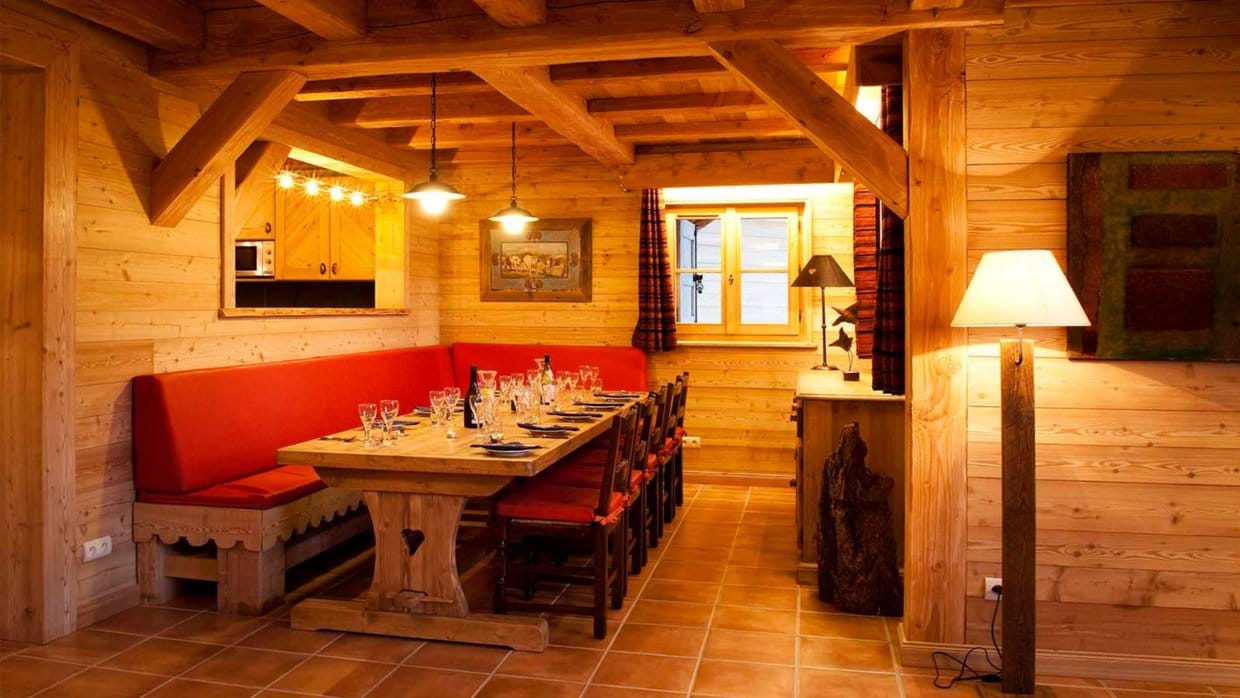 luxury-ski-chalet-alpe-dhuez-manoir-oxford-ski-dining.jpg