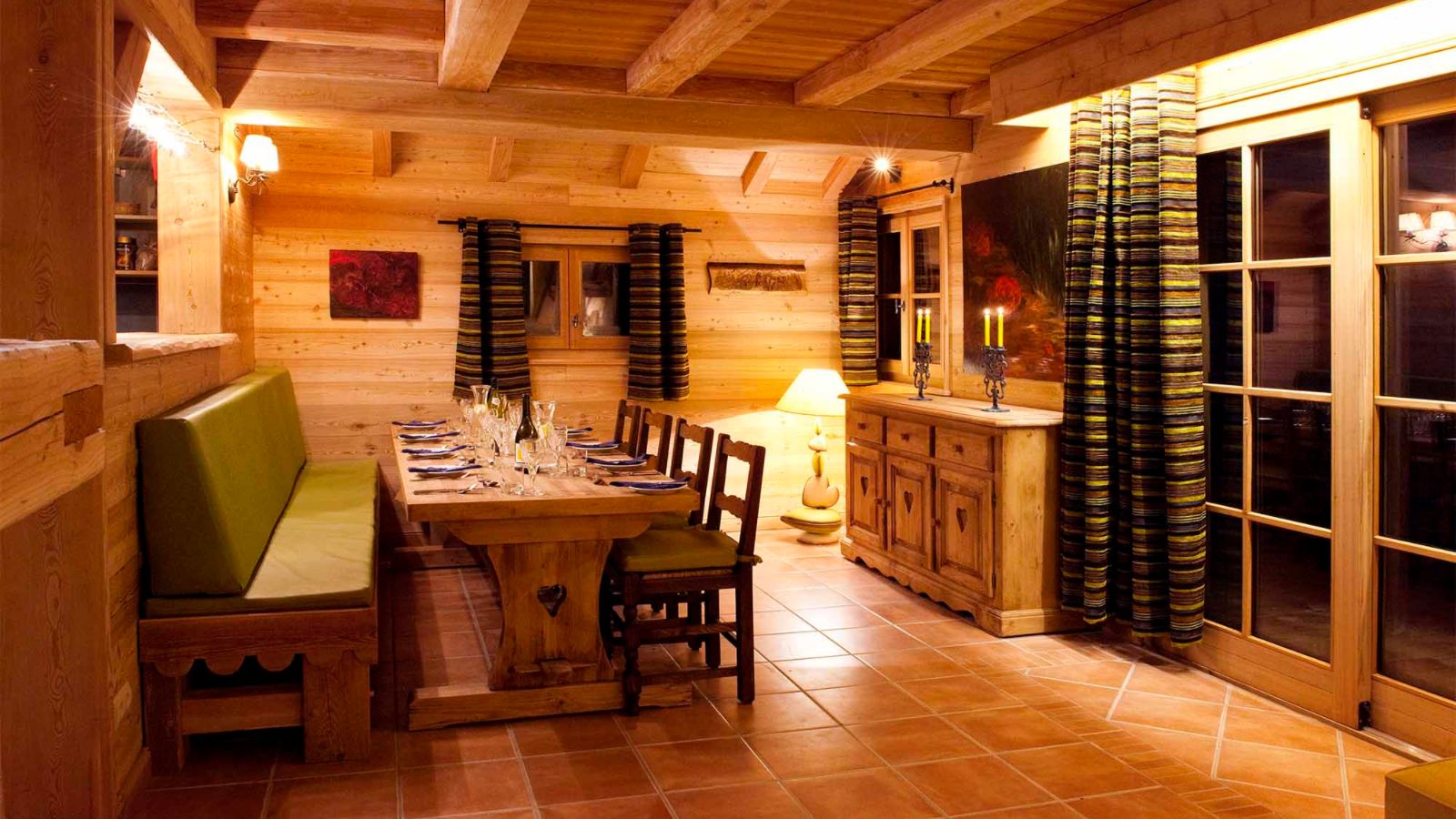 luxury-ski-chalet-alpe-dhuez-maison-oxford-ski-dining.jpg