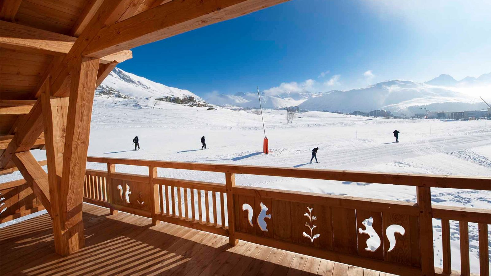 luxury-ski-chalet-alpe-dhuez-maison-oxford-ski-view.jpg