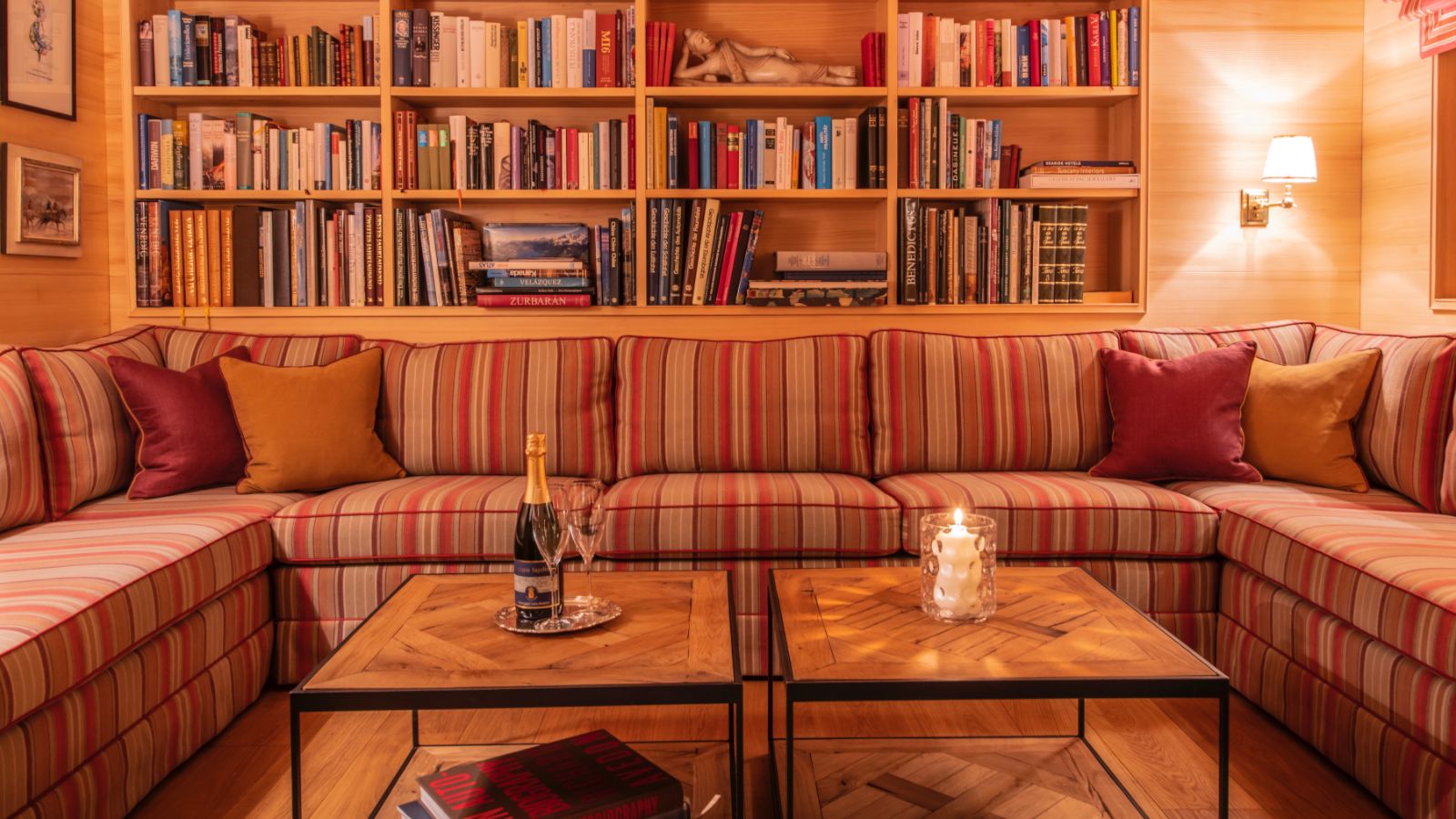 luxury-ski-chalet-stanton-griffin-oxford-ski-lounge (4).jpeg