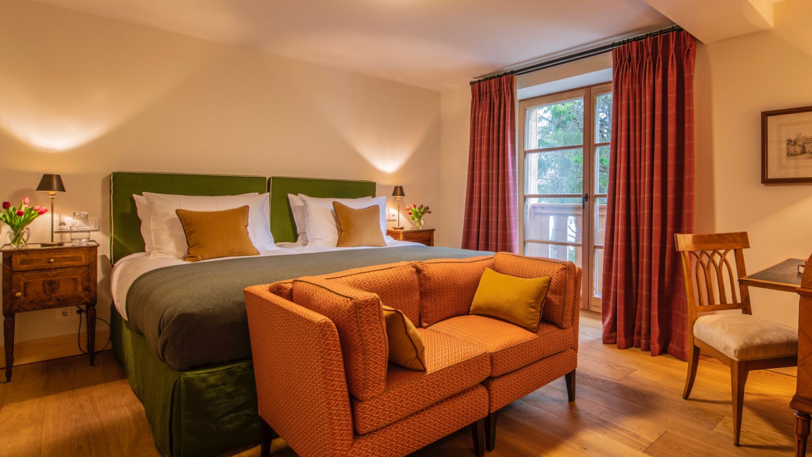 luxury-ski-chalet-stanton-griffin-oxford-ski-bedroom (2).jpeg