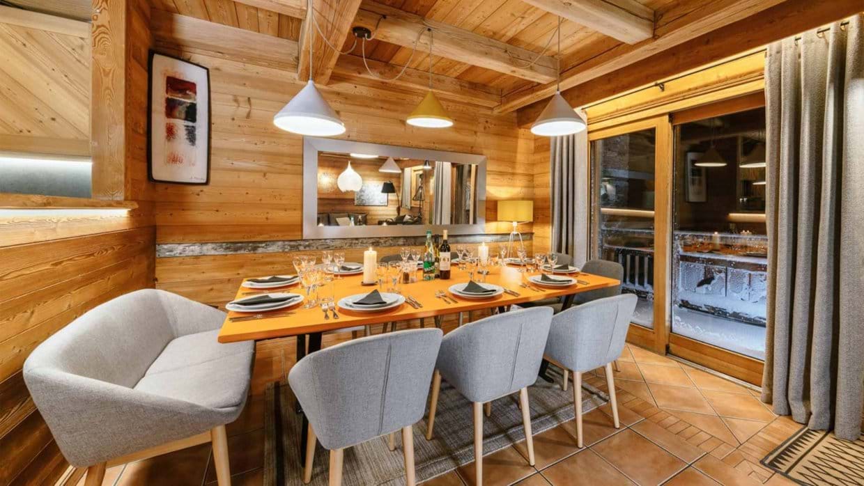 luxury-ski-chalet-alpe-dhuez-ferme-oxford-ski-dining (1).jpg