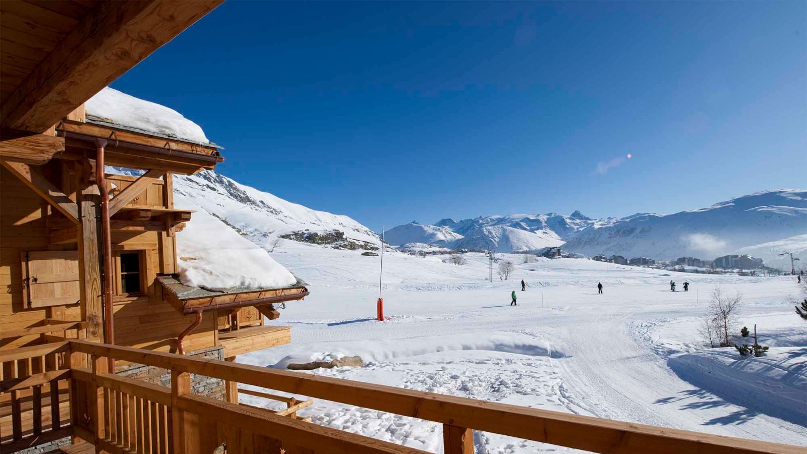 luxury-ski-chalet-alpe-dhuez-ferme-oxford-ski-exterior (2).jpg