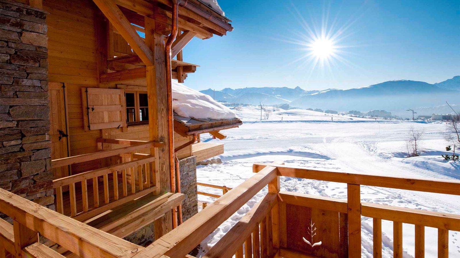 luxury-ski-chalet-alpe-dhuez-ferme-oxford-ski-exterior (3).jpg