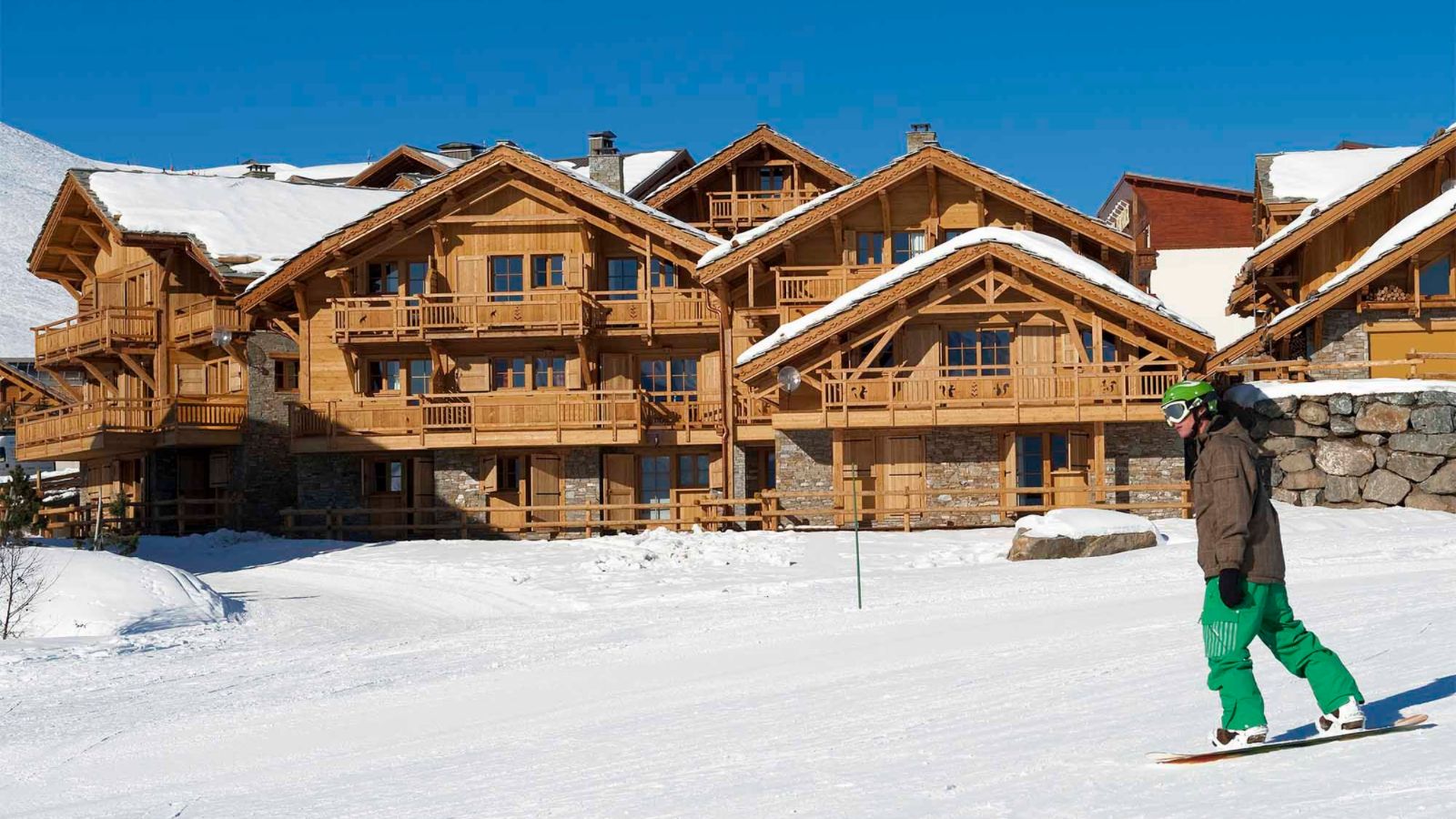 luxury-ski-chalet-alpe-dhuez-ferme-oxford-ski-exterior (4).jpg