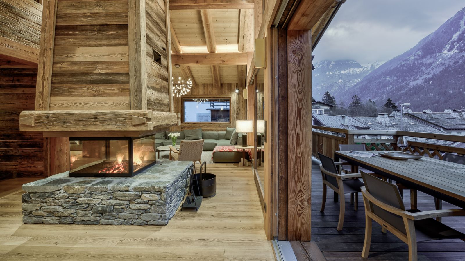 luxury-ski-chalet-chamonix-alaska-oxford-ski-living (3).jpg
