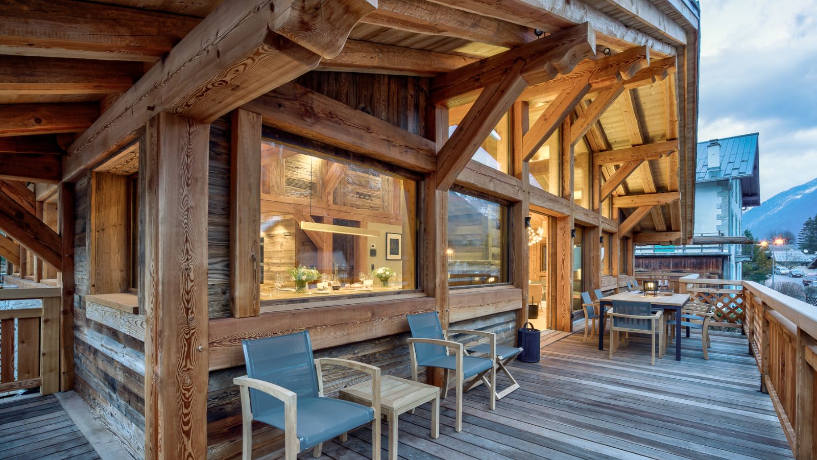 luxury-ski-chalet-chamonix-alaska-oxford-ski-terrace (3).jpg