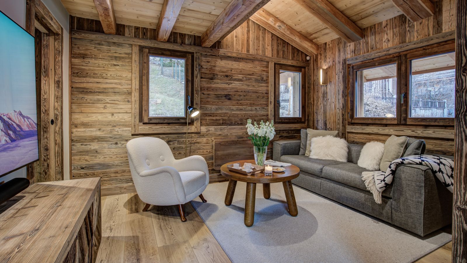 luxury-ski-chalet-chamonix-alaska-oxford-ski-tv-room.jpg