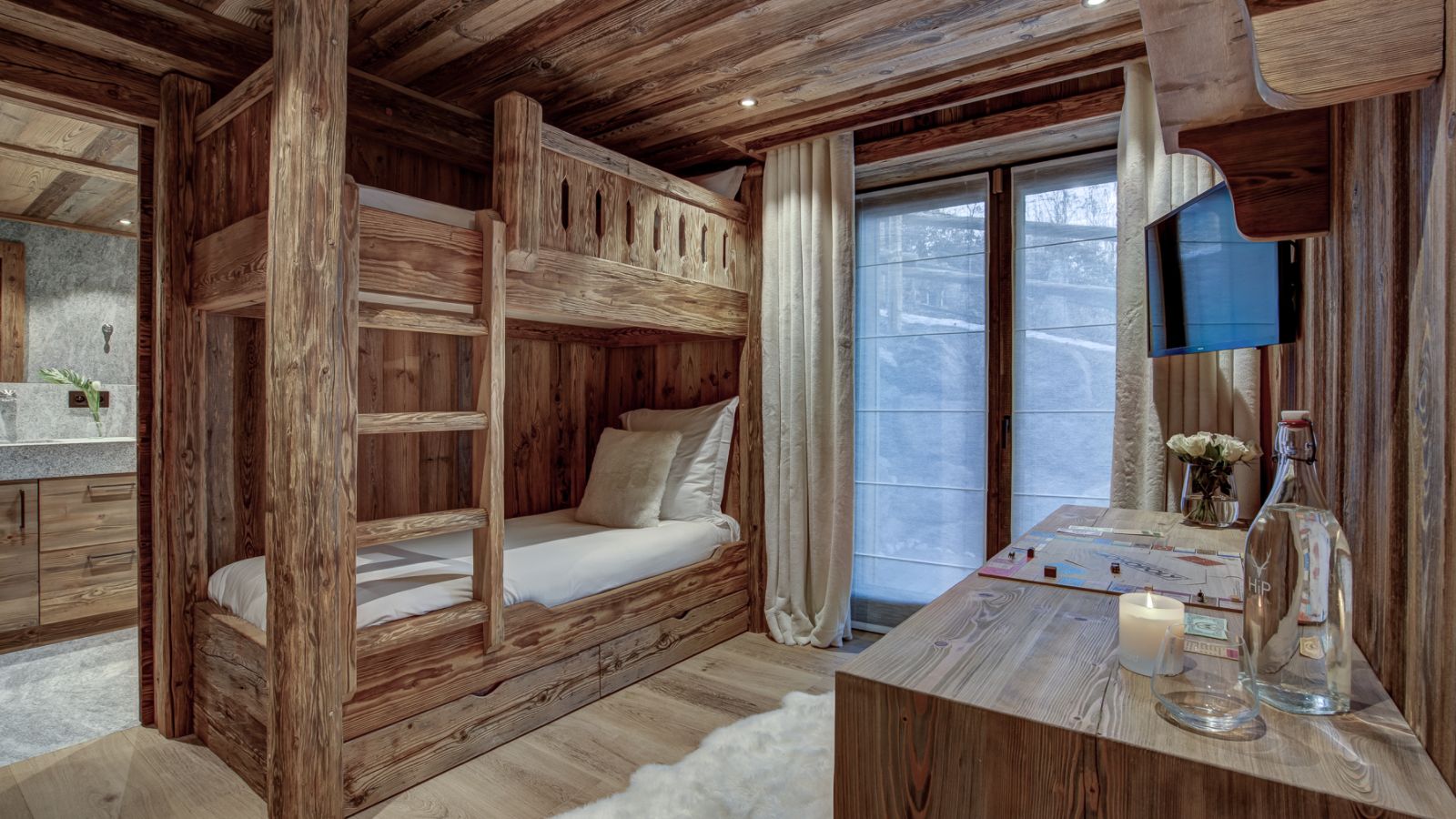 luxury-ski-chalet-chamonix-alaska-oxford-ski-bunk (2).jpg