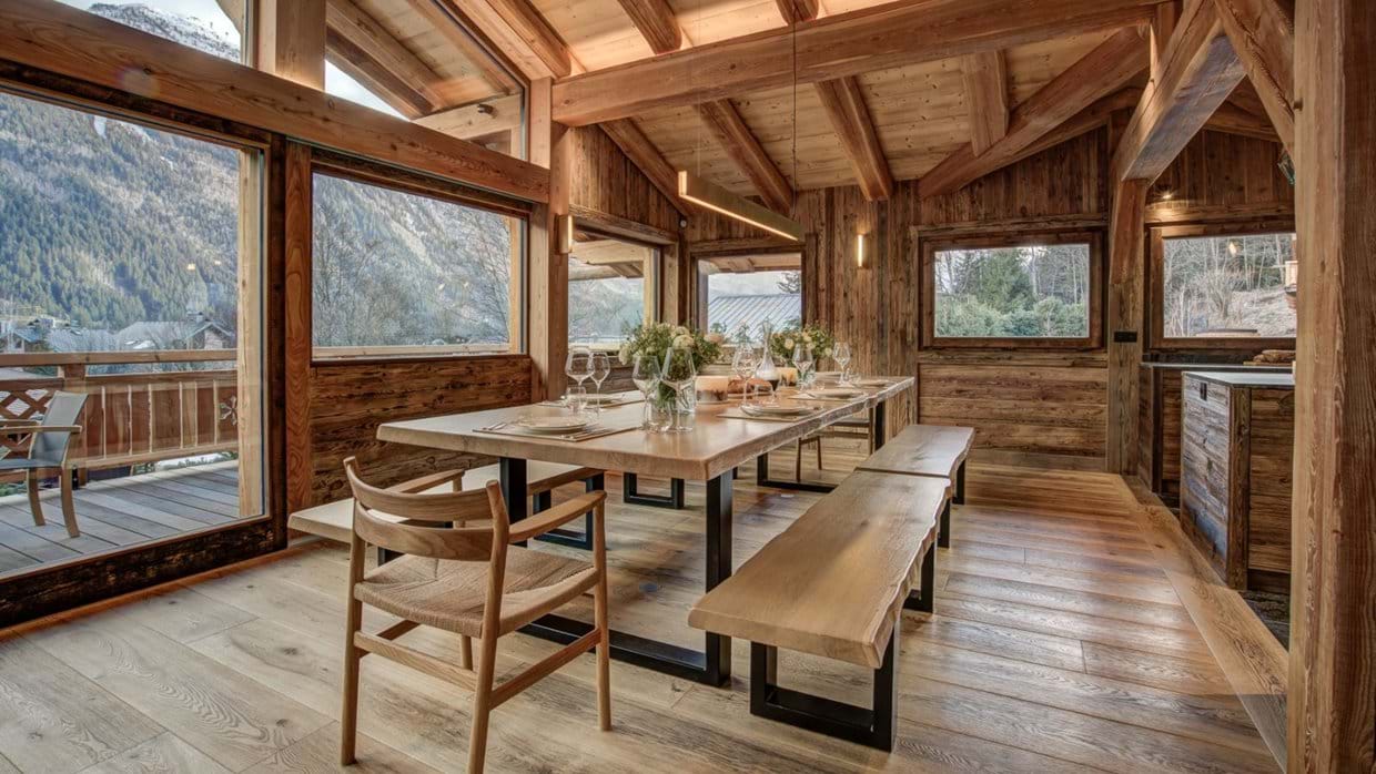 luxury-ski-chalet-chamonix-alaska-oxford-ski-dining (1).jpg