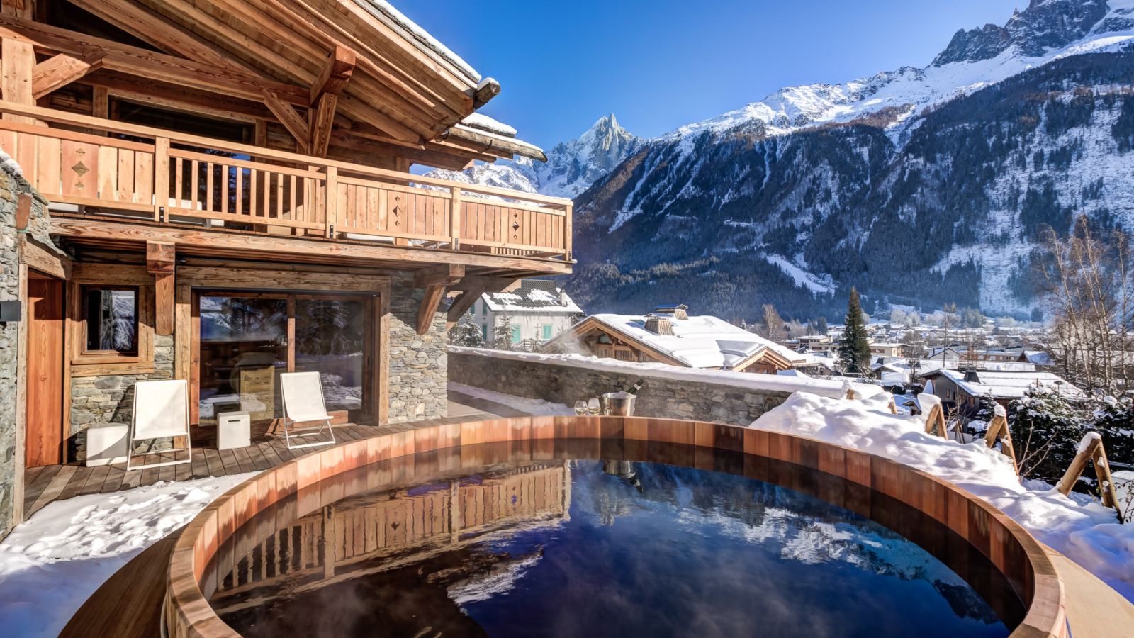 luxury-ski-chalet-chamonix-azurite-oxford-ski-ho.jpg