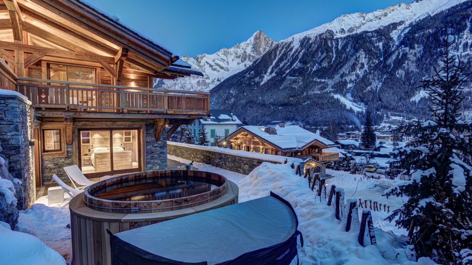 luxury-ski-chalet-chamonix-azurite-oxford-ski-hot-tub (1).jpg
