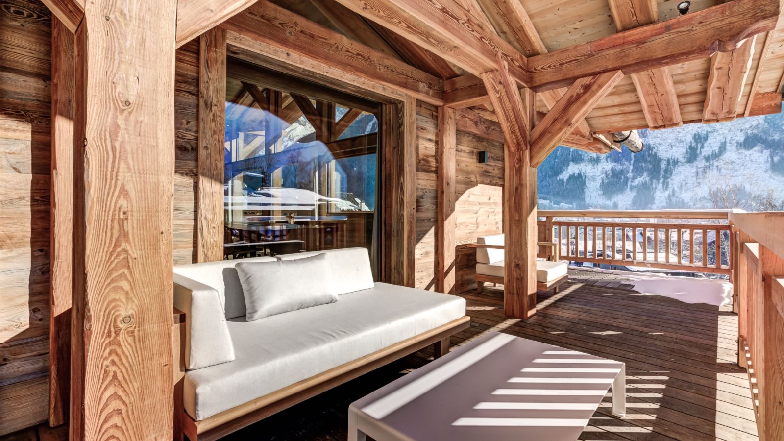 luxury-ski-chalet-chamonix-azurite-oxford-ski-te.jpg