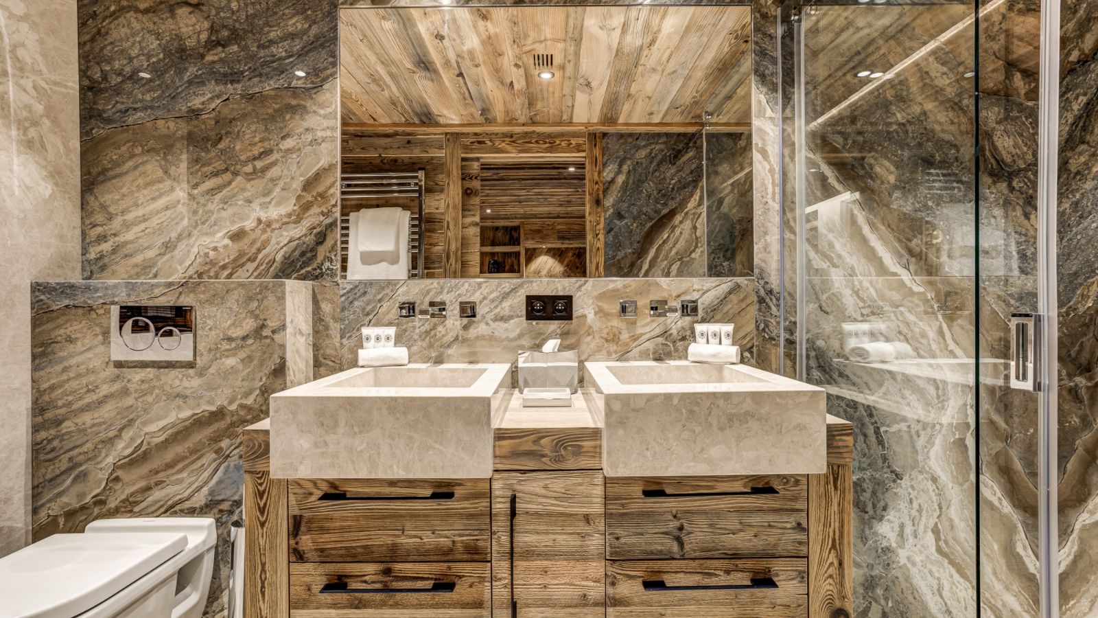 luxury-ski-chalet-chamonix-azurite-oxford-ski-ba (2).jpg