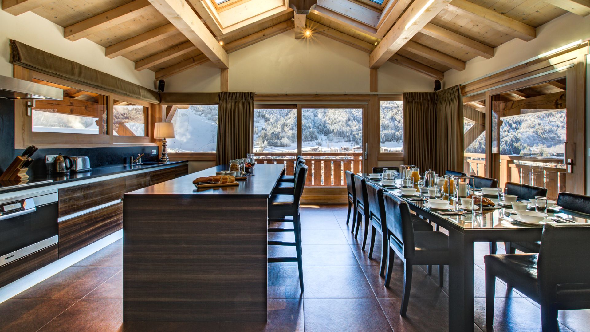 luxury-ski-chalet-bouqetin-morzine-oxford-ski-company- (3).jpg