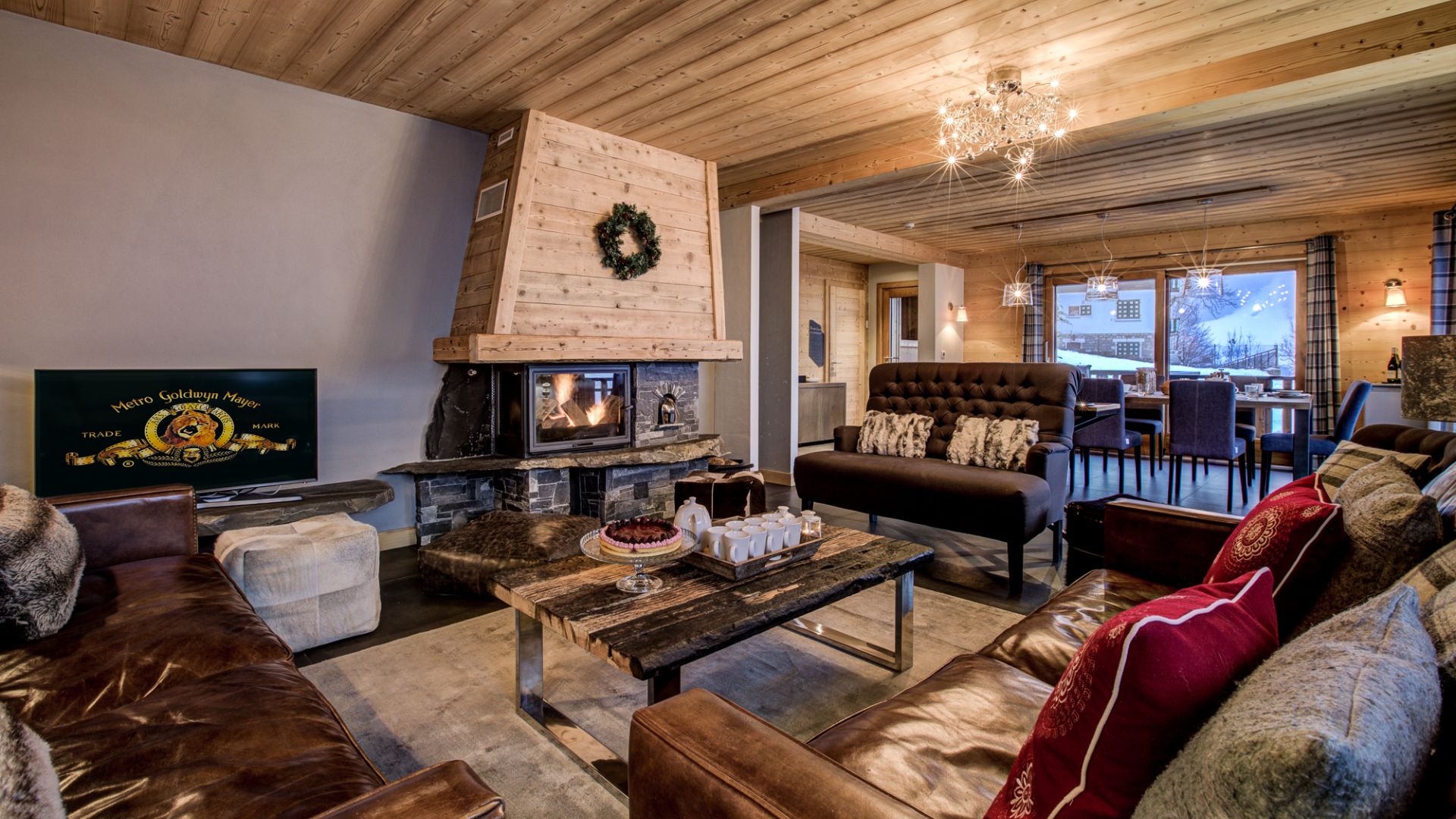 luxury-ski-chalet-les-pierrys-morzine-oxford-ski-company (3).jpg
