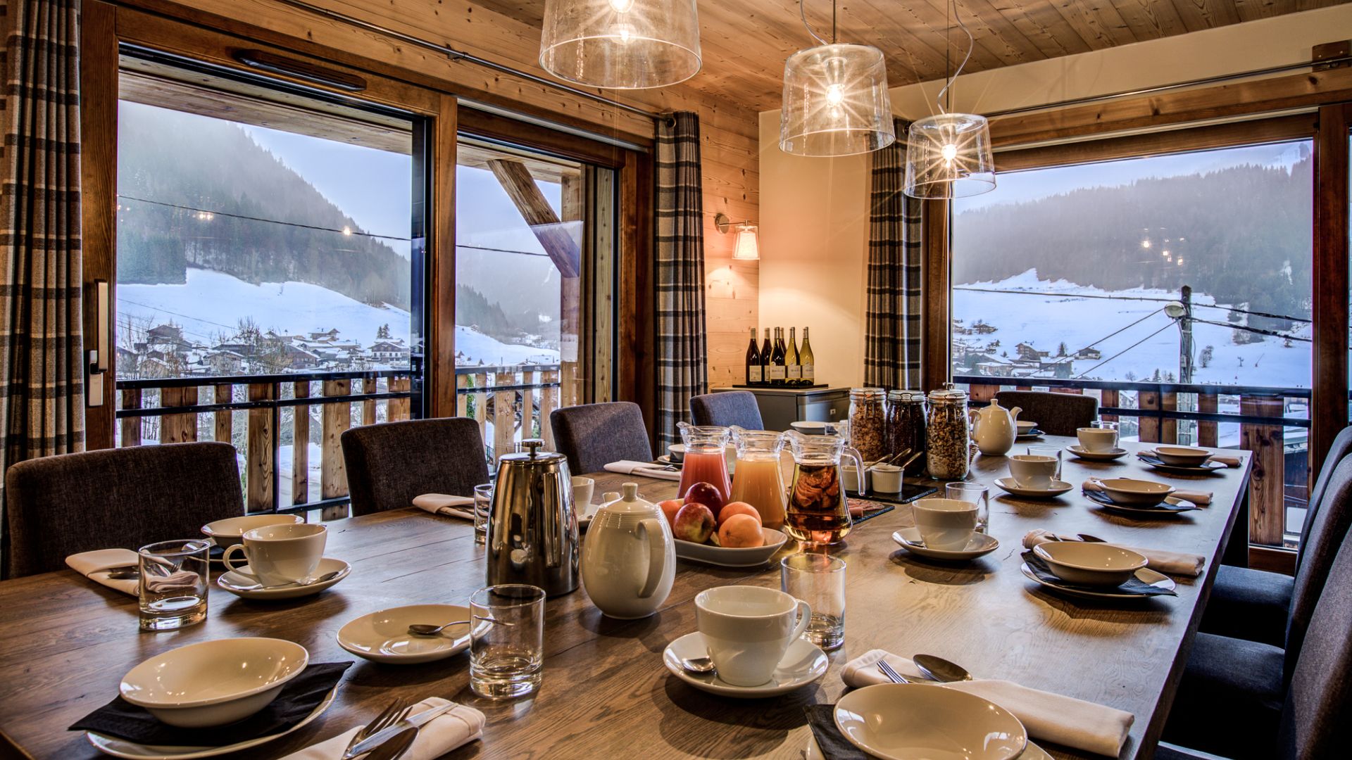 luxury-ski-chalet-les-pierrys-morzine-oxford-ski-company (17).jpg