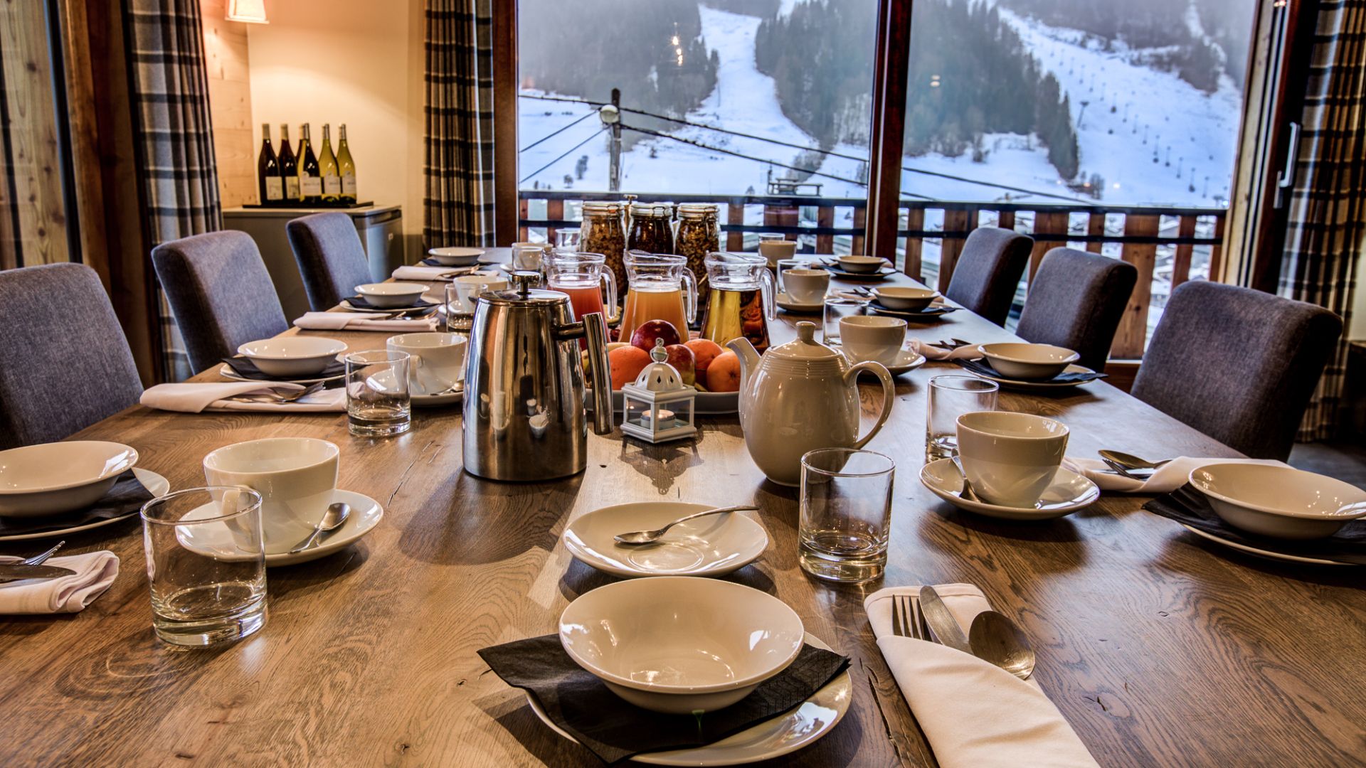 luxury-ski-chalet-les-pierrys-morzine-oxford-ski-company (18).jpg