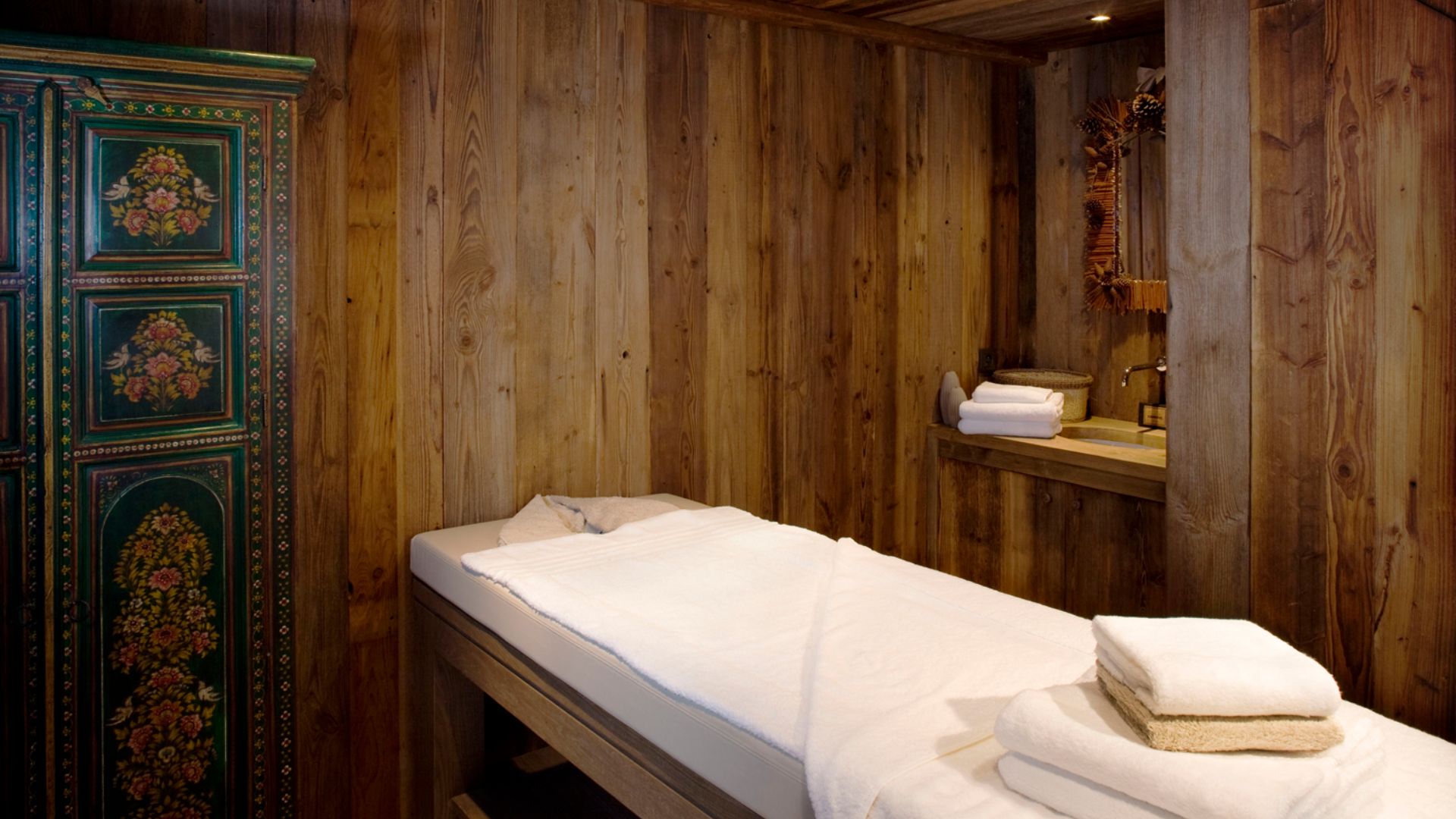 luxury-ski-chalet-amazon-creek-oxford-ski-company (3).jpg