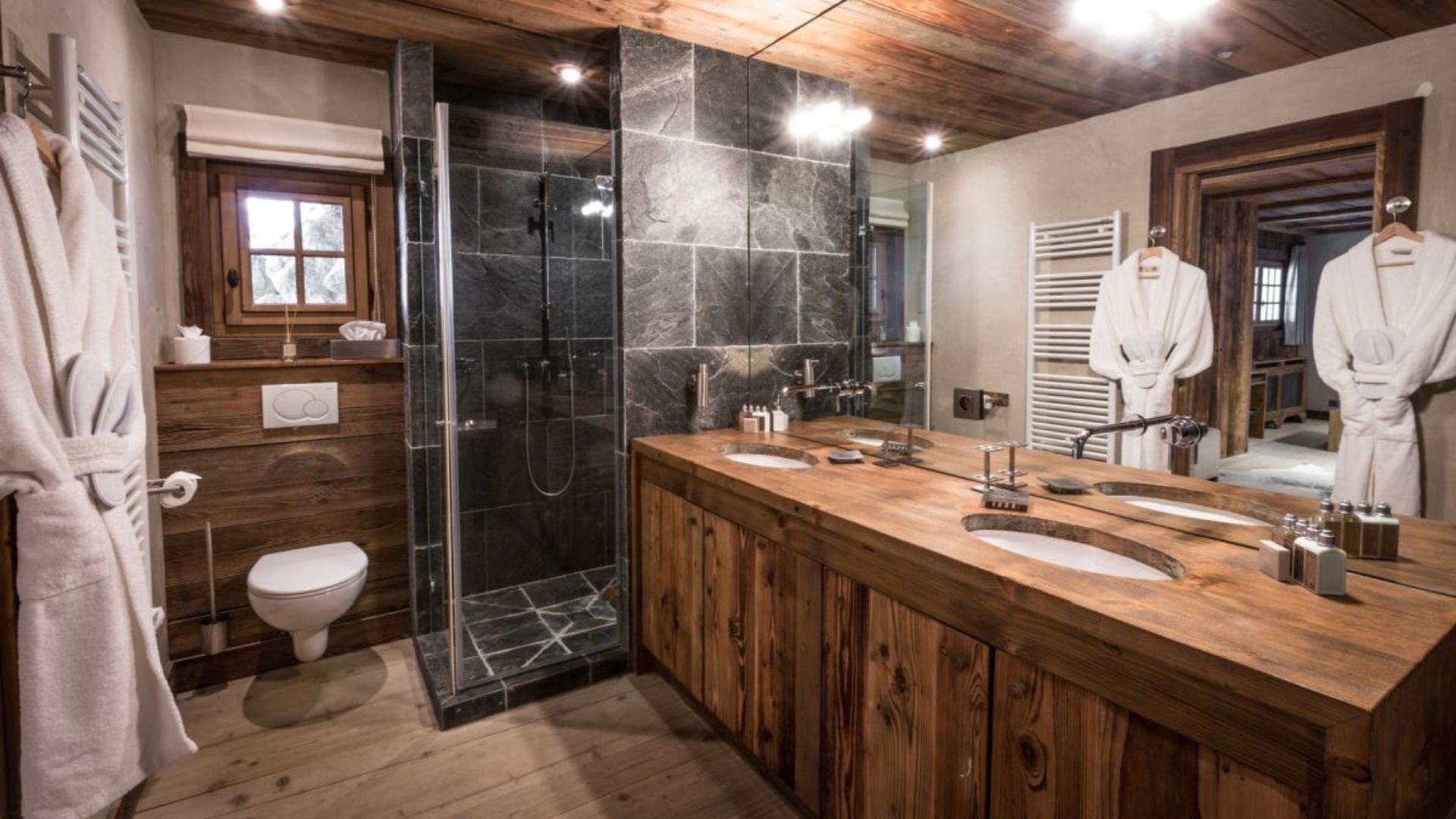 luxury-ski-chalet-amazon-creek-oxford-ski-company (17).jpg