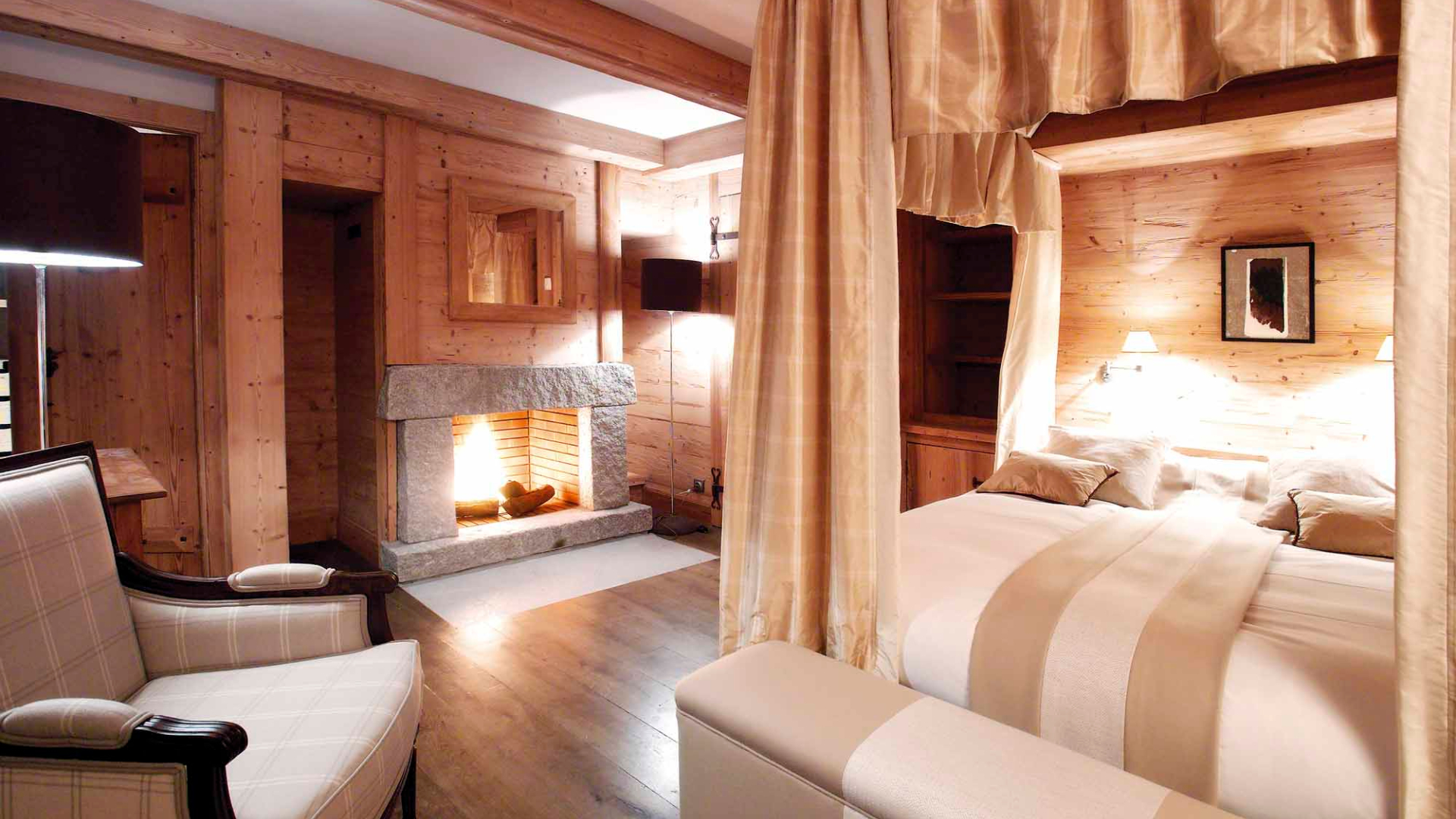 luxury-ski-chalet-val d'isere-chalet davos-oxford-ski-company-bedroom-3.jpg