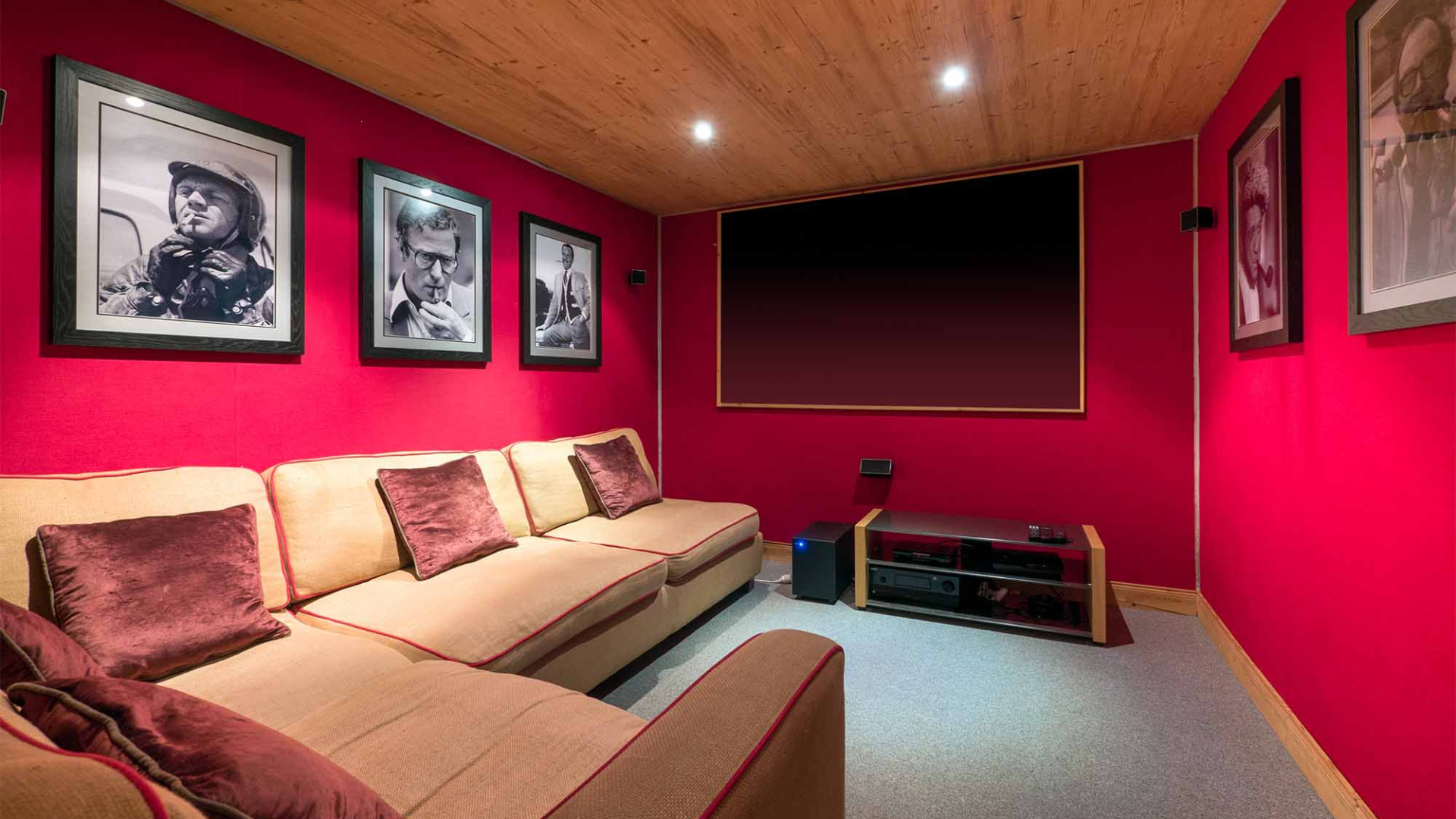 luxury-ski-chalet-val d'isere-chalet davos-oxford-ski-company-tv-room.jpg