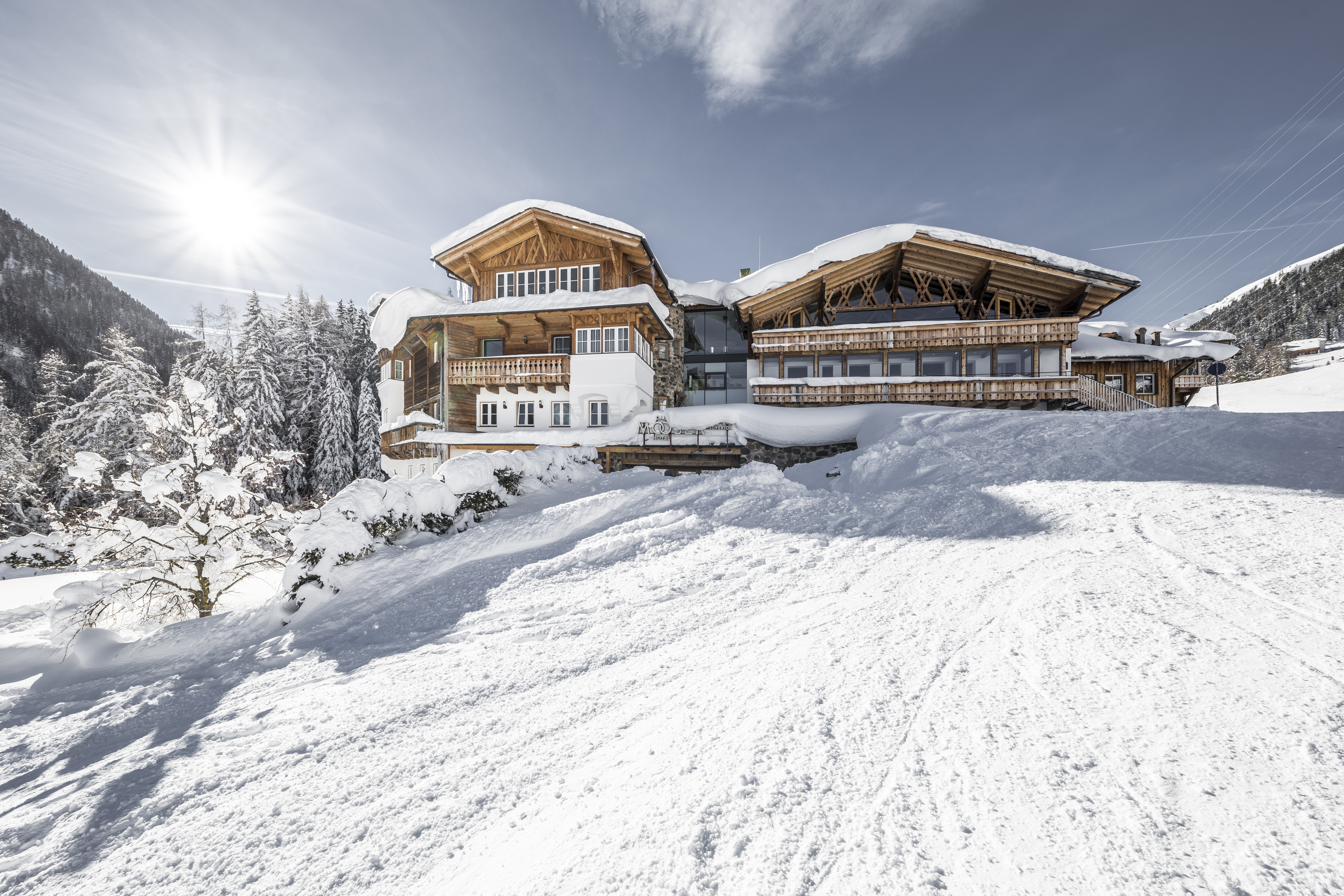 luxury-ski-Hotel-st-Anton-Das Mooser-oxford-ski-Extiror 2.jpg