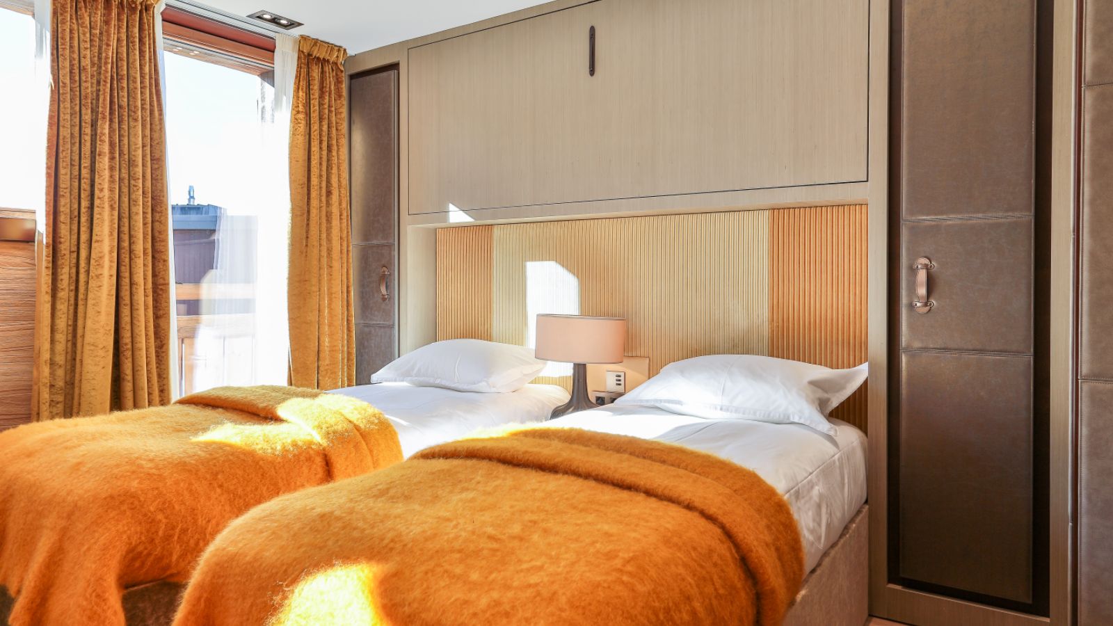 luxury-ski-chalet-megeve-alexandra-oxford-ski-bedroom (8).jpg