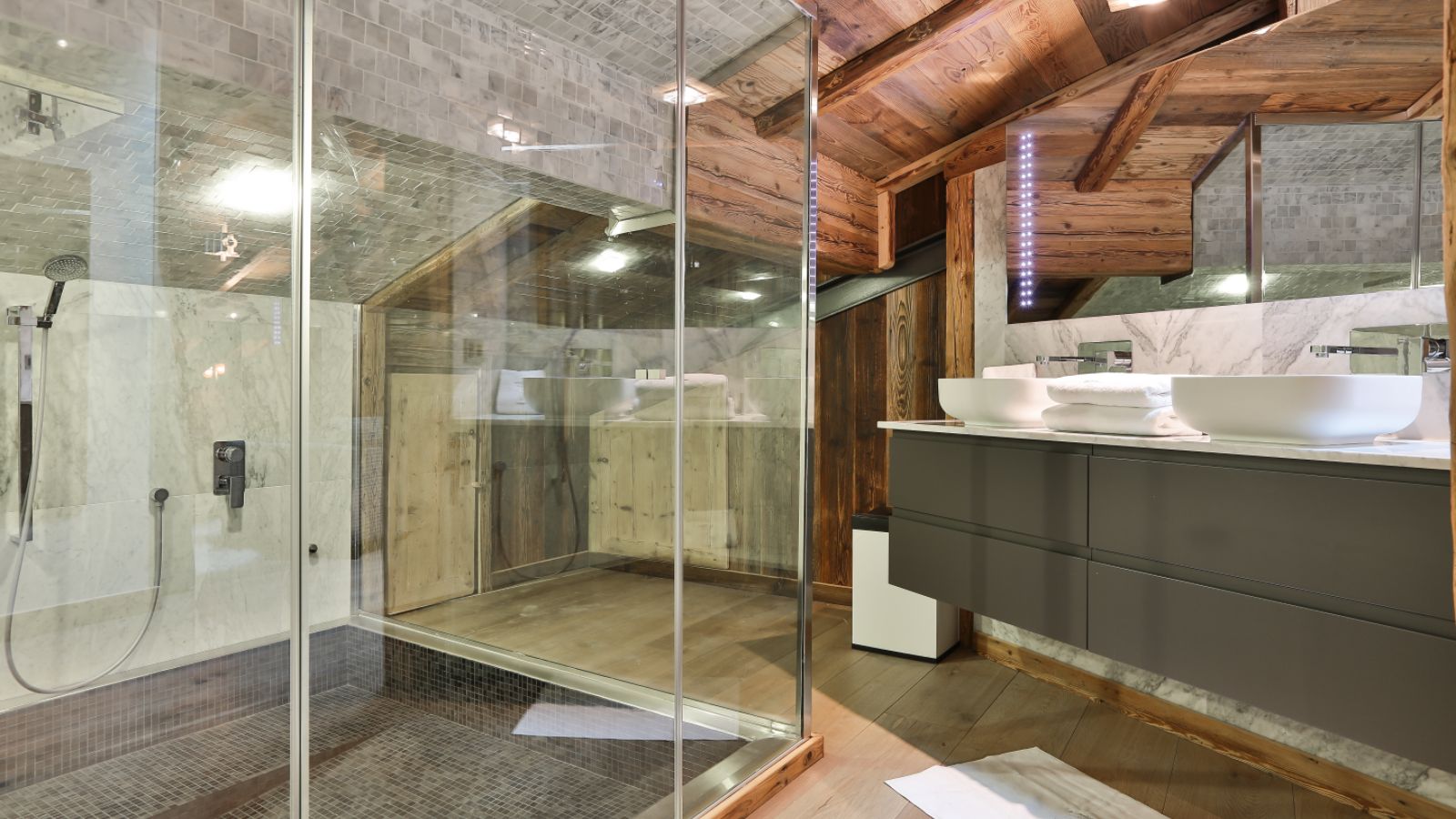 luxury-ski-chalet-megeve-Ariana-oxford-ski-bathroom 1.jpg
