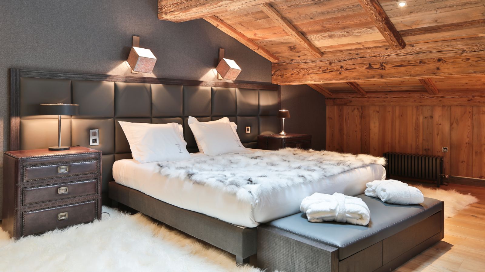 luxury-ski-chalet-megeve-Ariana-oxford-ski-bedroom 1.jpg