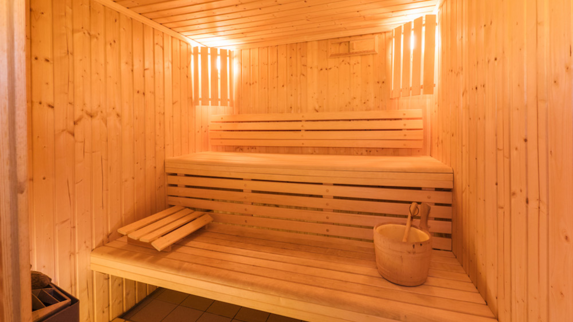 luxury-ski-chalet-meribel-bellacima-lodge-oxford-ski-company-sauna.jpg