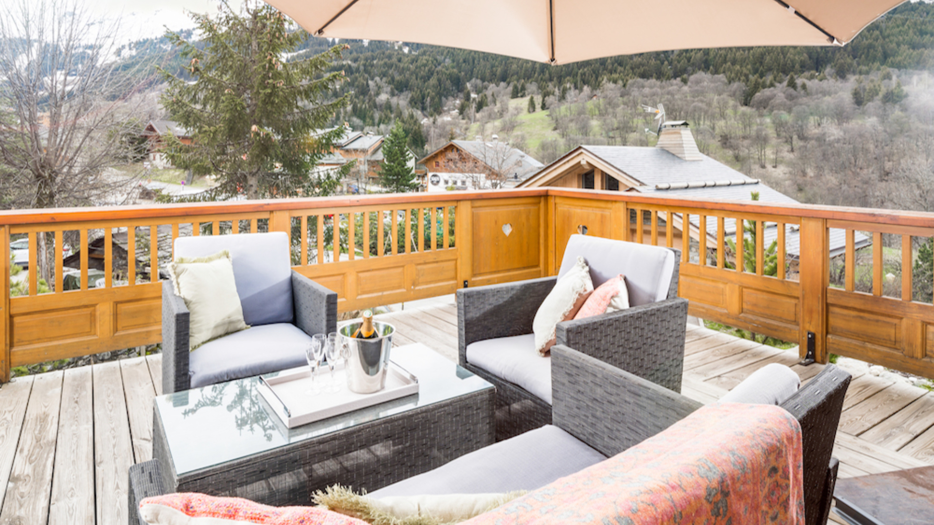 luxury-ski-chalet-meribel-bellacima-lodge-oxford-ski-company-terrace-2.jpg