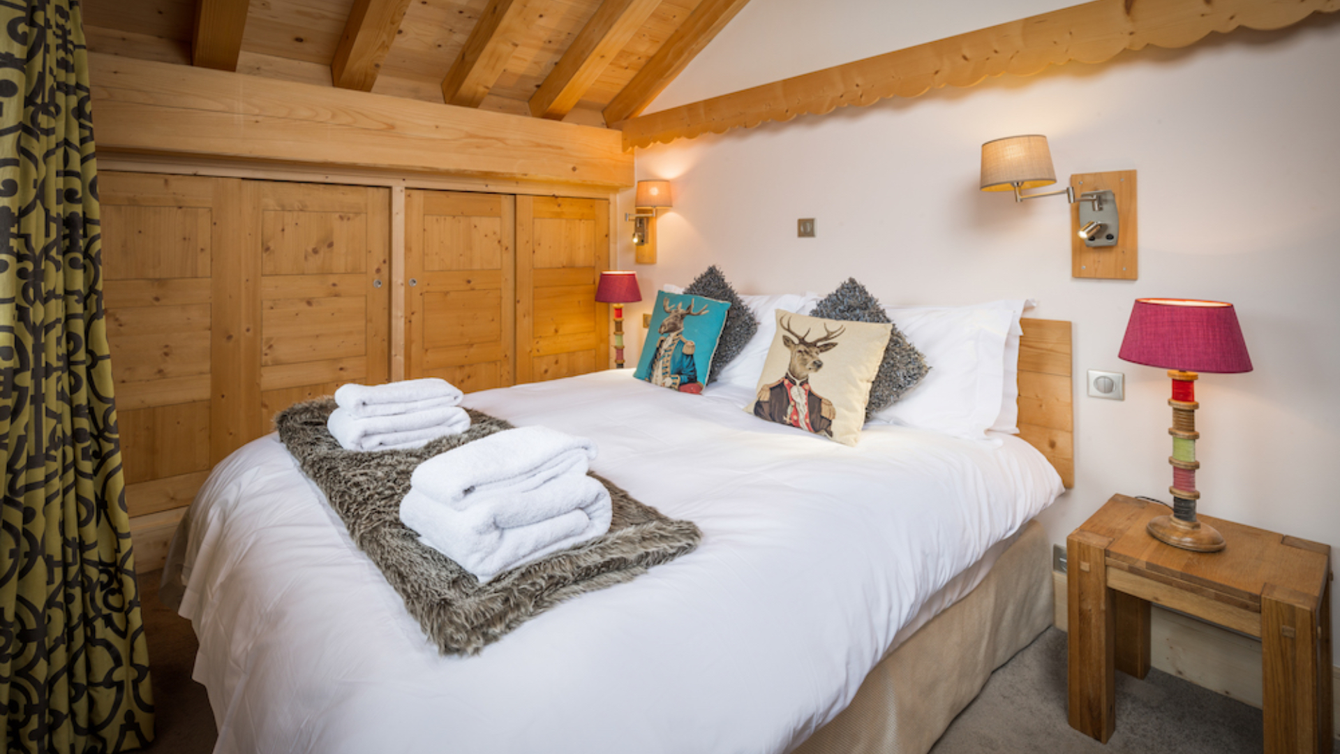 luxury-ski-chalet-meribel-bellacima-lodge-oxford-ski-company-bedroom3.jpg