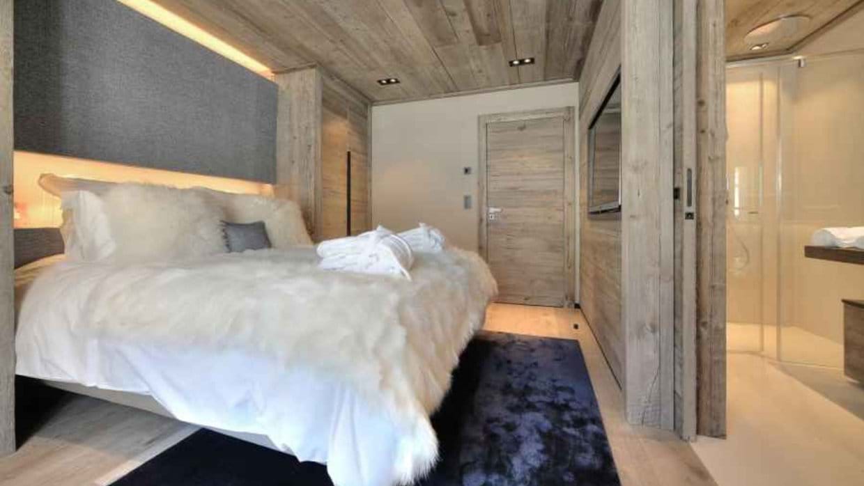 luxury-ski-chalet-megeve-my-world-oxford-ski-bedroom (2).jpeg