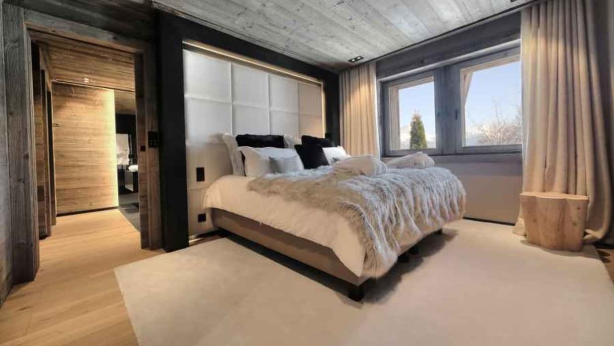 luxury-ski-chalet-megeve-my-world-oxford-ski-bedroom (4).jpeg