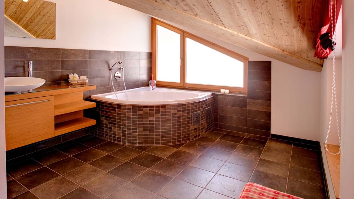 luxury-ski-chalet-zermatt-gemini-oxford-ski-bathroom (1).jpg