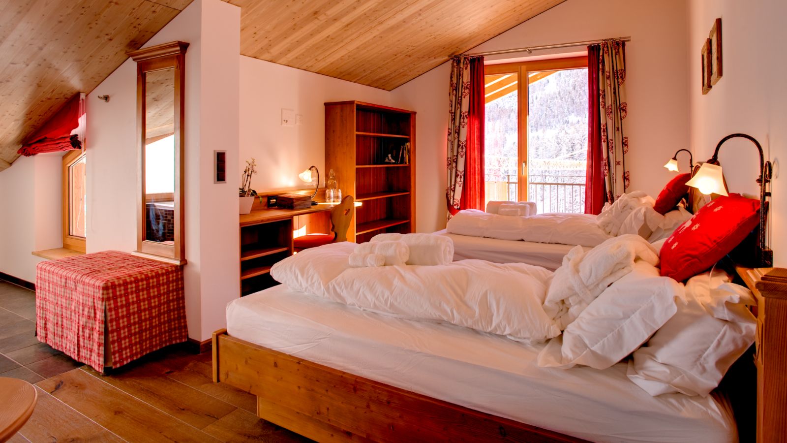 luxury-ski-chalet-zermatt-gemini-oxford-ski-bedroom (2).jpg