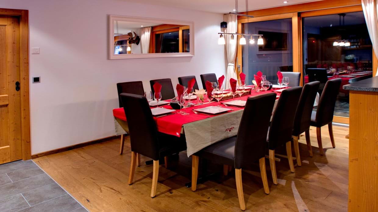 luxury-ski-chalet-zermatt-gemini-oxford-ski-dining.jpg