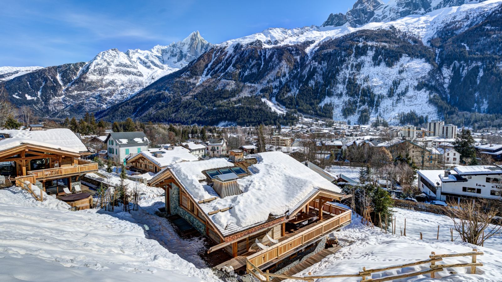 luxury-ski-chalet-chamonix-hameaudesplans-oxford-ski-chal.jpg