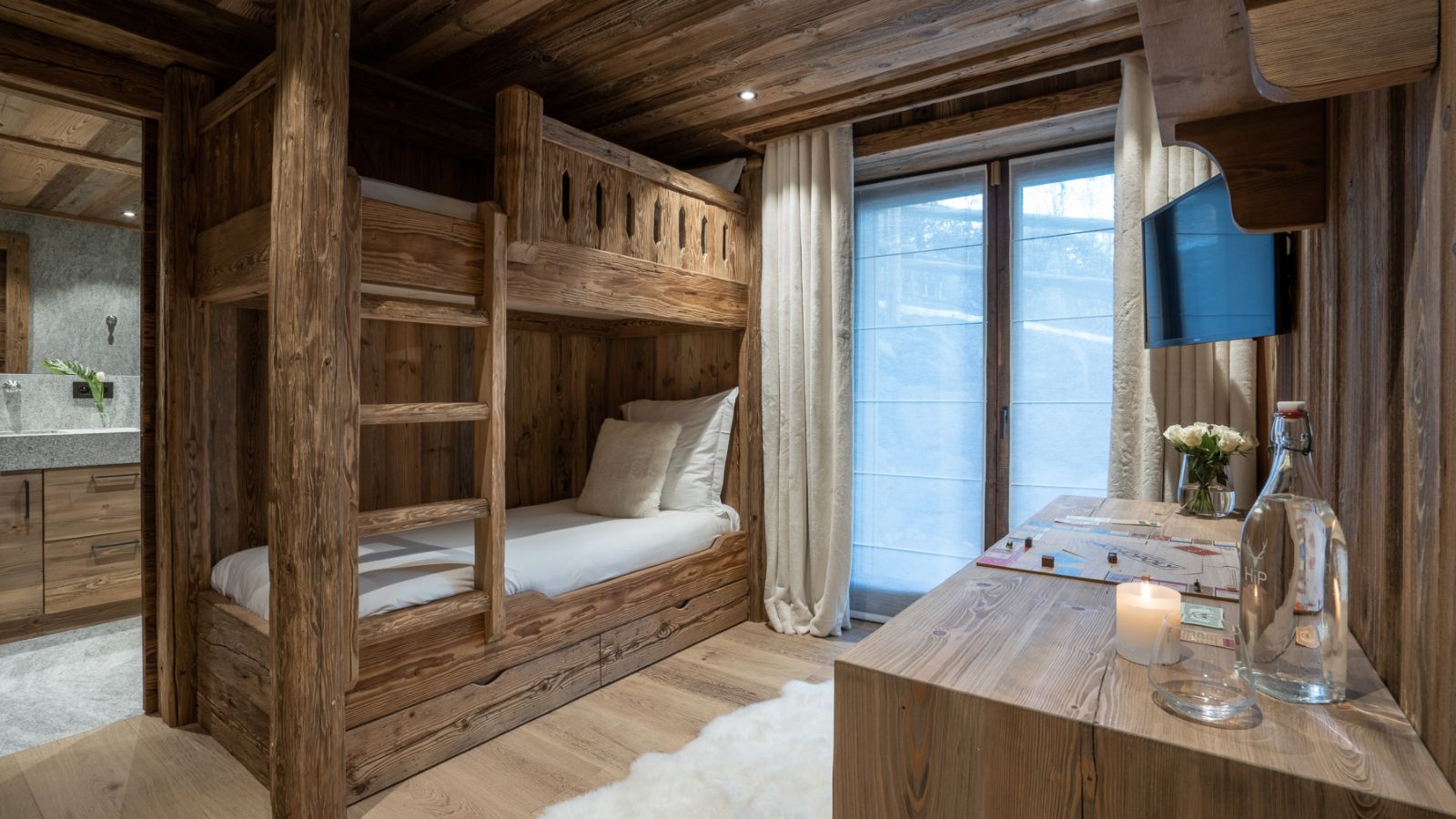 luxury-ski-chalet-chamonix-alaska-oxford-ski-bunk.jpg