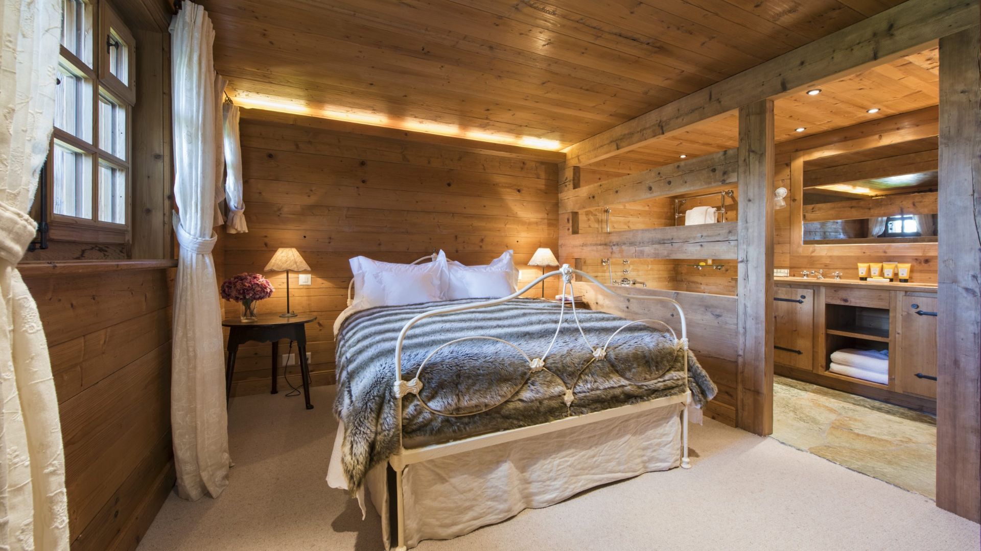 luxury-ski-chalet-verbier-bella-coola-estate-oxford-ski-company- (19).jpg