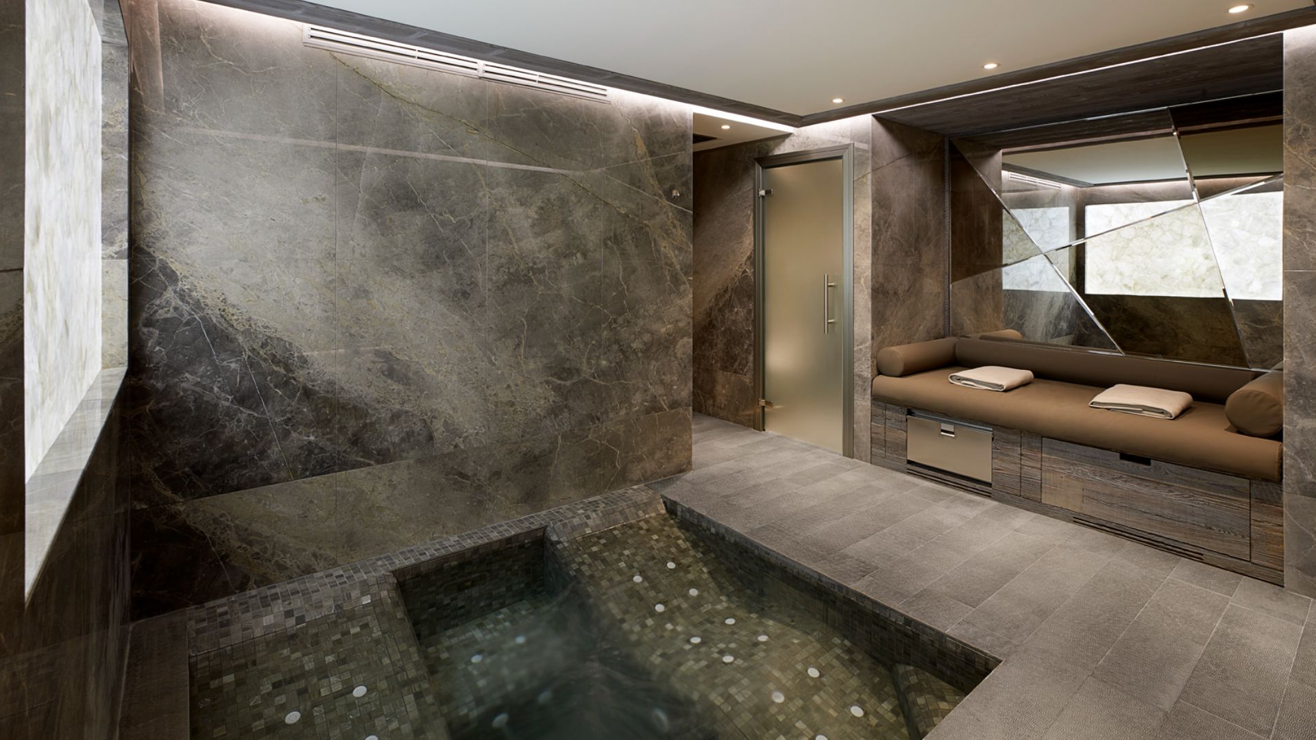 luxury-ski-chalet-courchevel-1850-the-lodge-oxford-ski-comapny-  (11).jpg