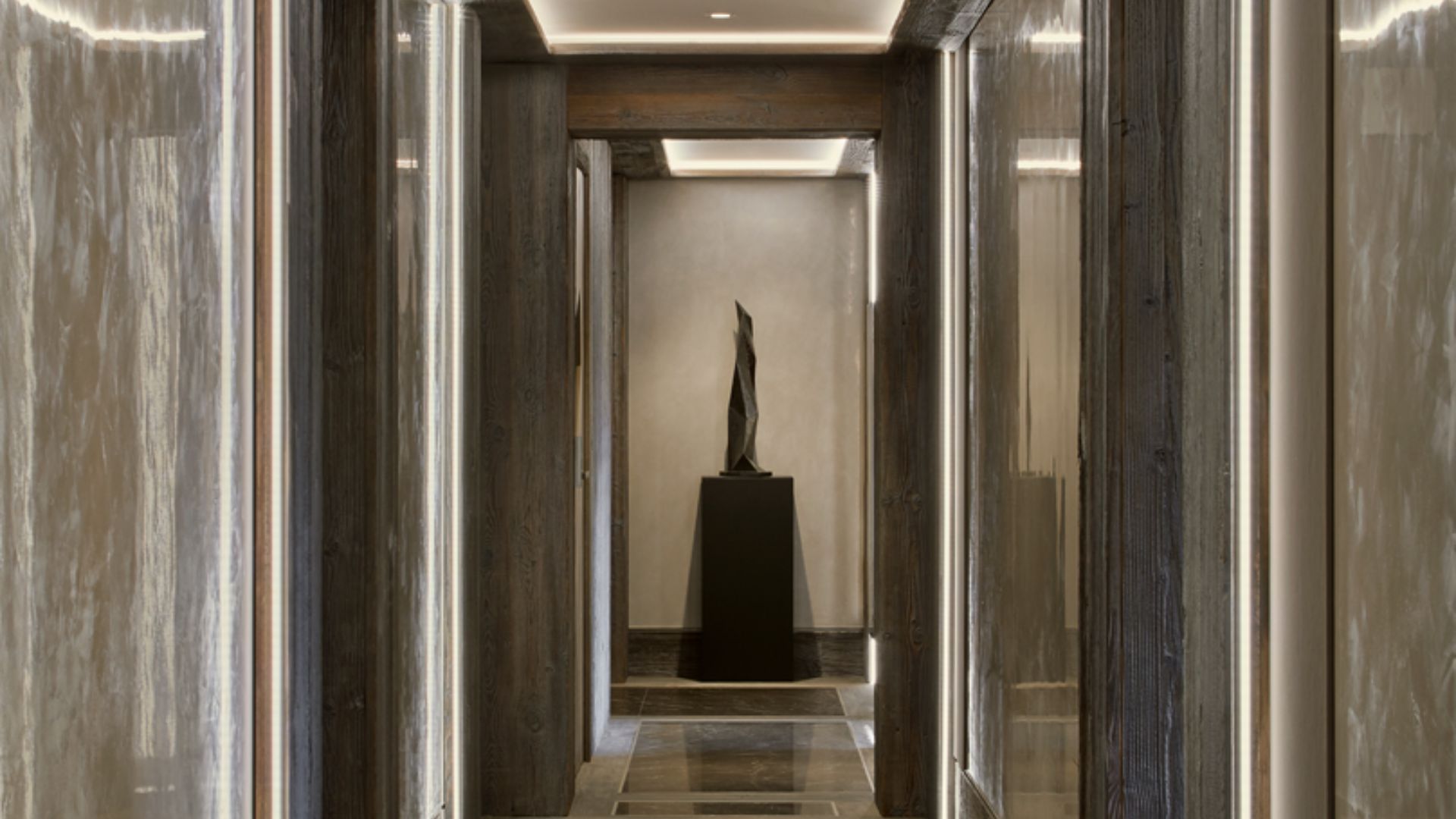 luxury-ski-chalet-courchevel-1850-the-lodge-oxford-ski-comapny-  (15).jpg