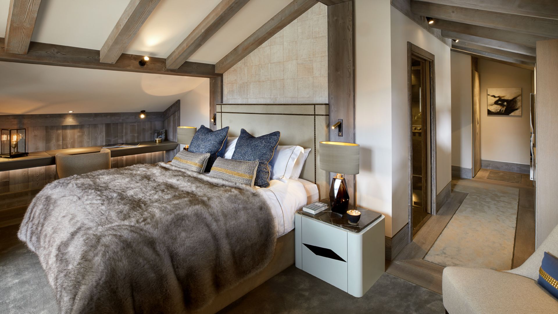 luxury-ski-chalet-courchevel-1850-the-lodge-oxford-ski-comapny-  (17).jpg