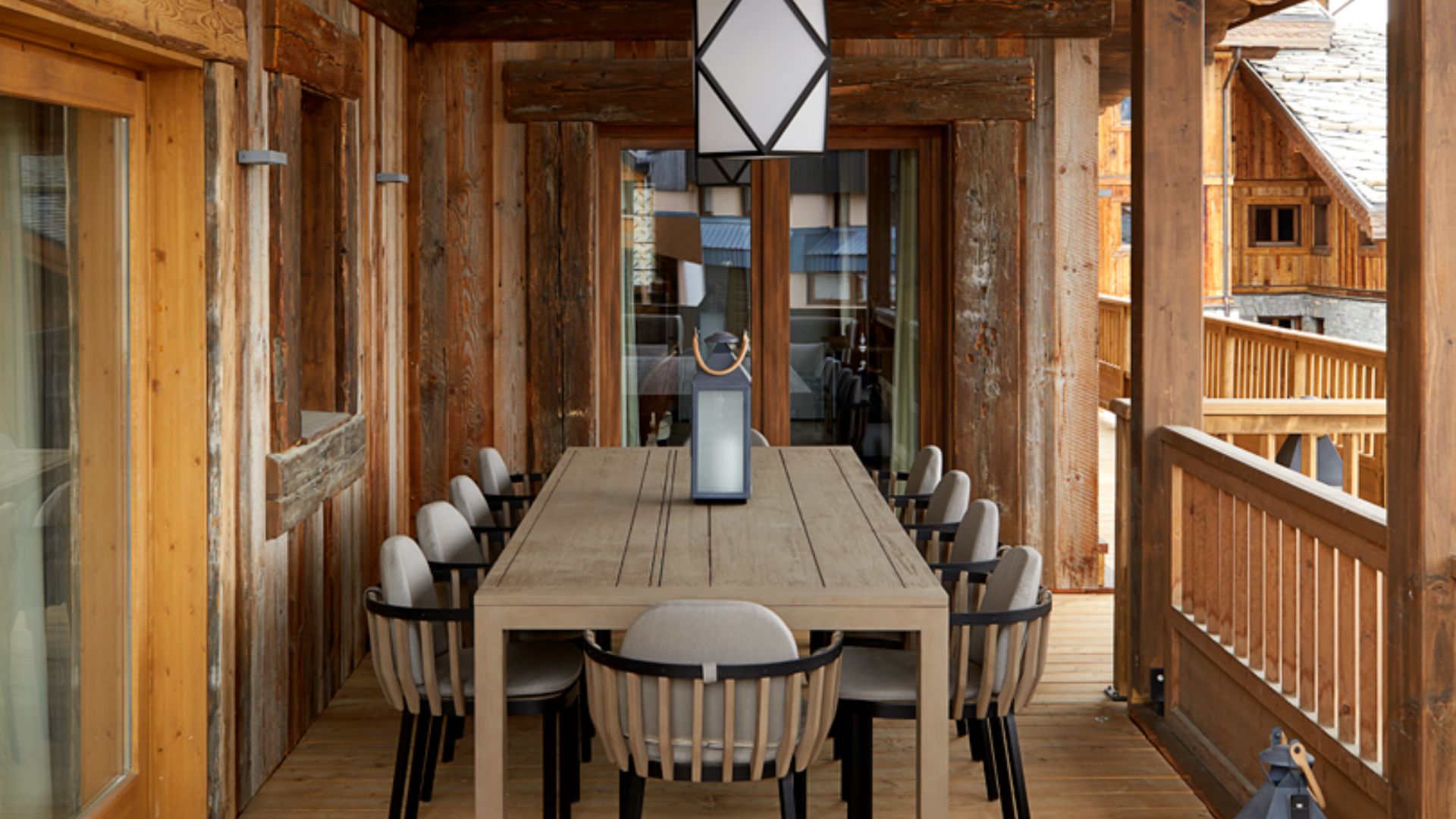 luxury-ski-chalet-courchevel-1850-the-lodge-oxford-ski-comapny-  (20).jpg