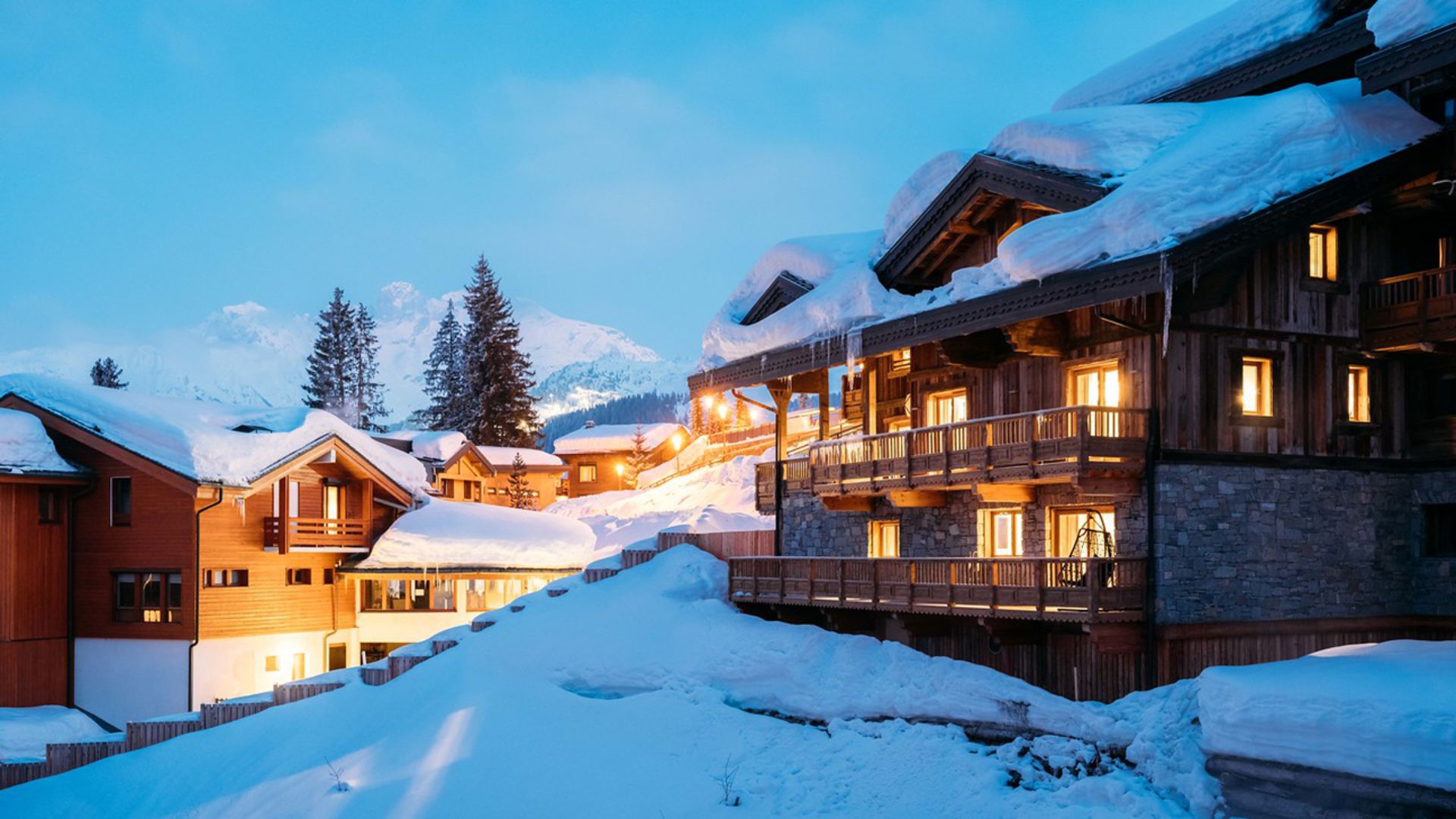 luxury-ski-chalet-courchevel-1850-the-lodge-oxford-ski-comapny-  (25).jpg