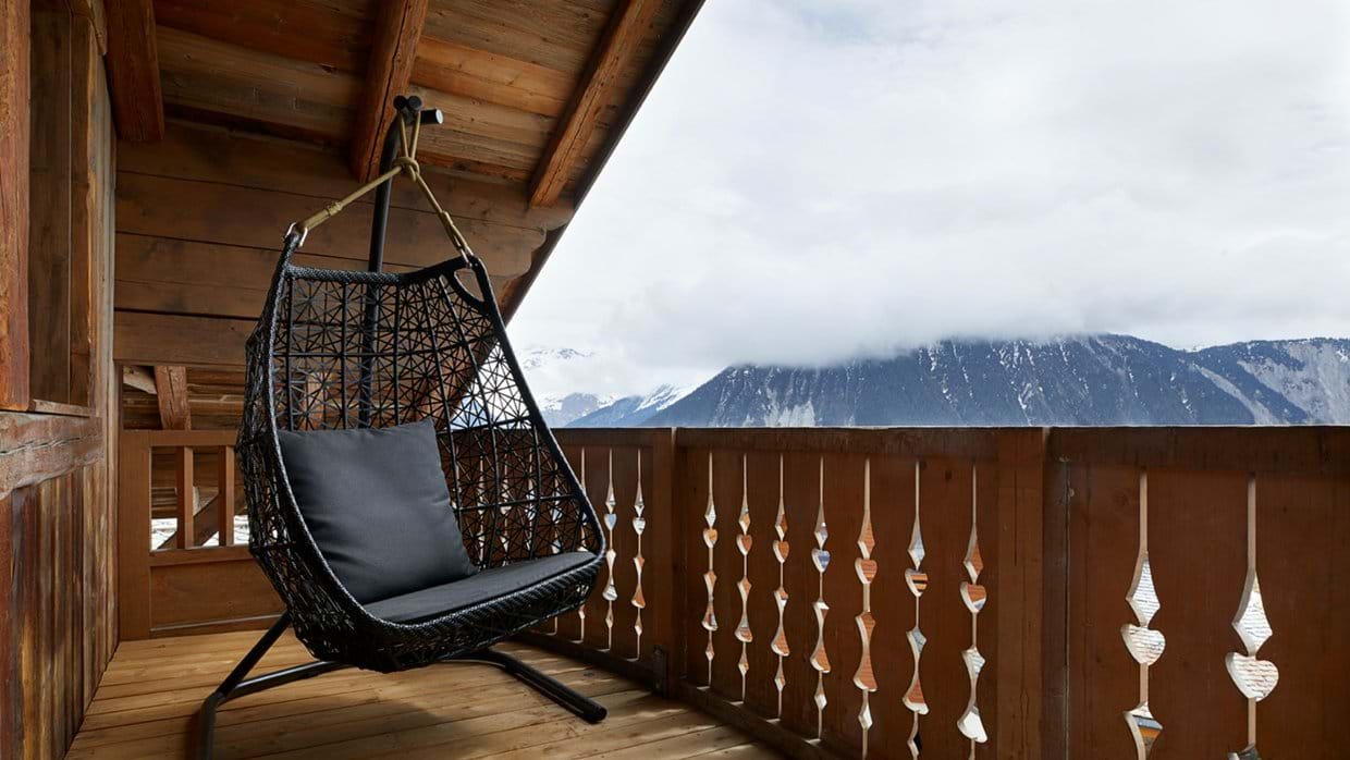 luxury-ski-chalet-courchevel-1850-the-lodge-oxford-ski-comapny-  (1).jpg